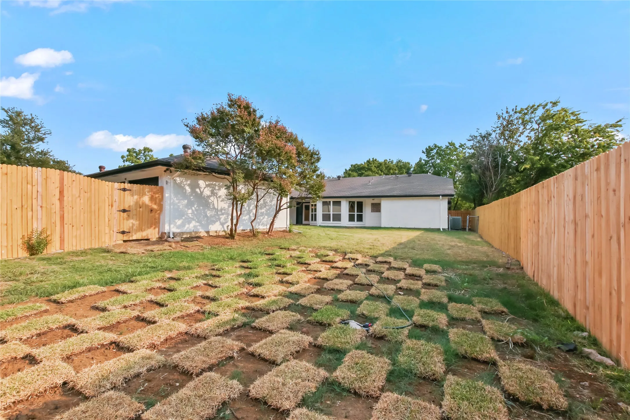 Single Family Residence For Sale in Denton County , 2103 Stein Way, Carrollton, Texas 75007, 3 Bedroom, 2 Bathroom, 2 Garage spaces, 1,535 Sqft, built in 1983, mls#21367543, Real Estate Agent in Carrollton, Homes For Sale in Denton county, Homes For Sale in Carrollton, Realtor in Carrollton Texas, Real Estate Brokerage Independent Realty Texas, Luminita Cordes Realtor