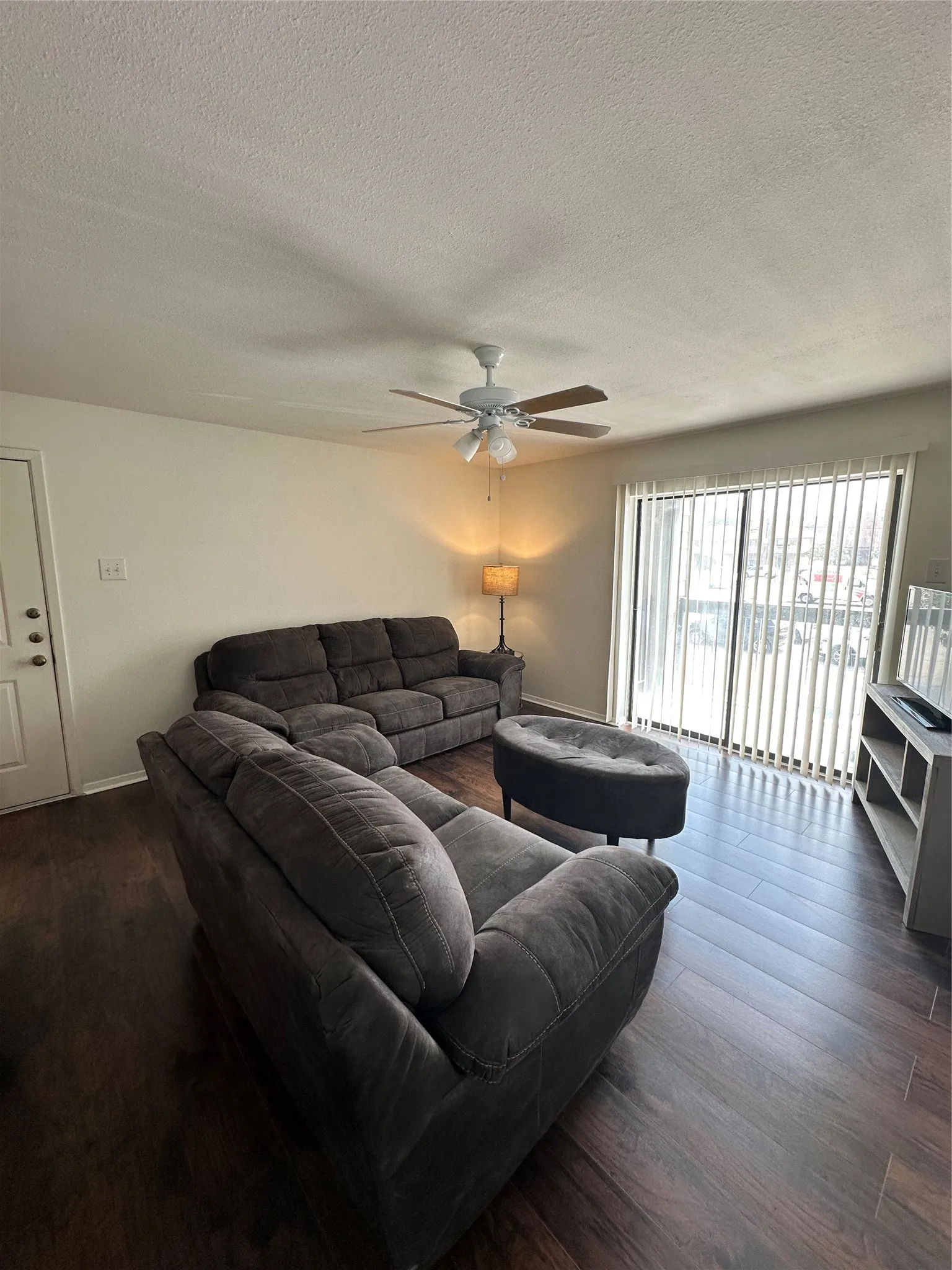 Condominium For Rent in Denton County , 218 N Texas Boulevard 201, Denton, Texas 76201, 3 Bedroom, 2 Bathroom, Garage spaces, 1,139 Sqft, built in 1985, Price $1,875, mls#21368406, Real Estate Agent in Denton, Homes For Rent in Denton county, Homes For Rent in Denton, Realtor in Denton Texas, Real Estate Brokerage Independent Realty Texas, Luminita Cordes Realtor