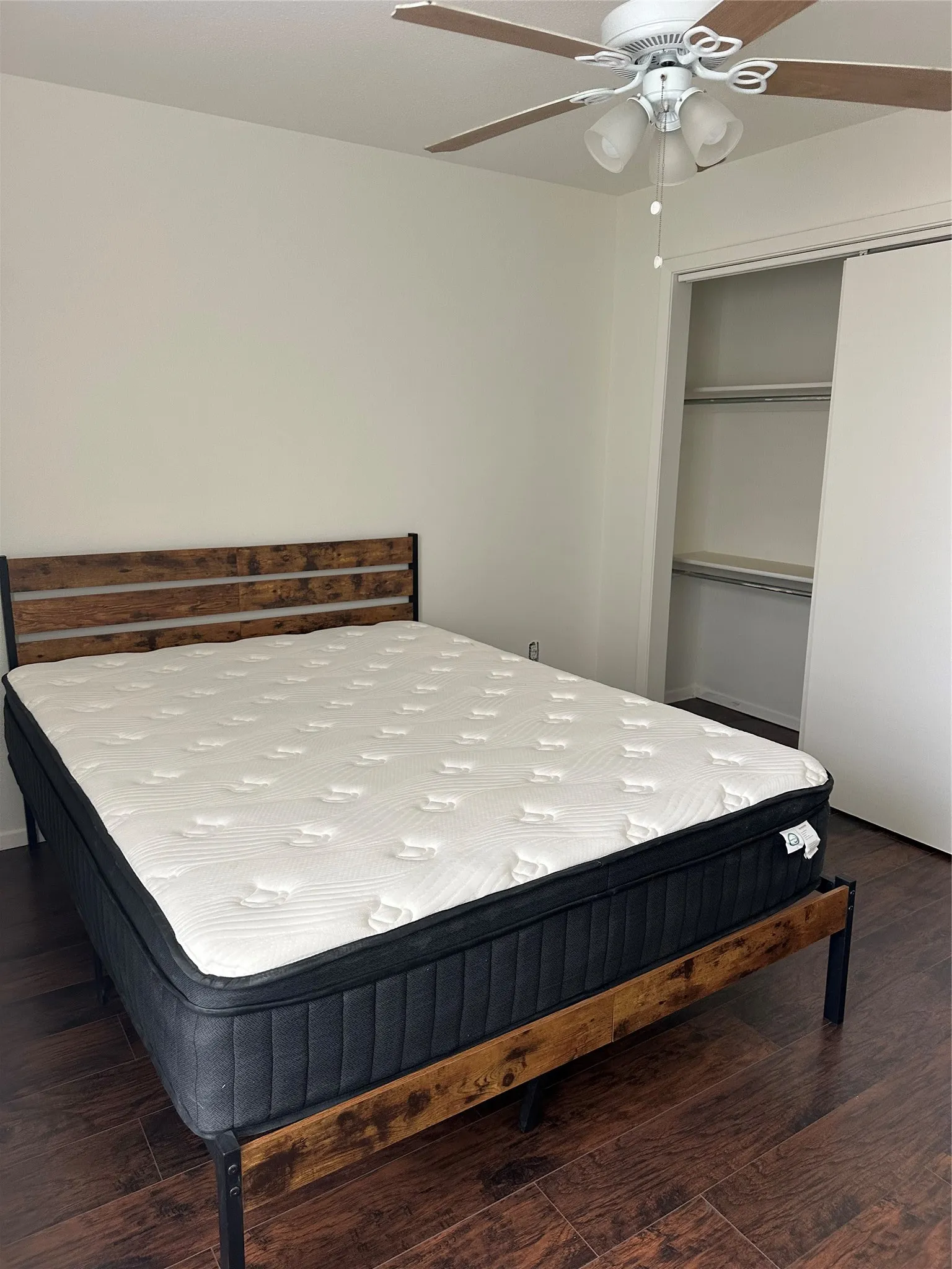 Condominium For Rent in Denton County , 218 N Texas Boulevard 201, Denton, Texas 76201, 3 Bedroom, 2 Bathroom, Garage spaces, 1,139 Sqft, built in 1985, Price $1,875, mls#21368406, Real Estate Agent in Denton, Homes For Rent in Denton county, Homes For Rent in Denton, Realtor in Denton Texas, Real Estate Brokerage Independent Realty Texas, Luminita Cordes Realtor
