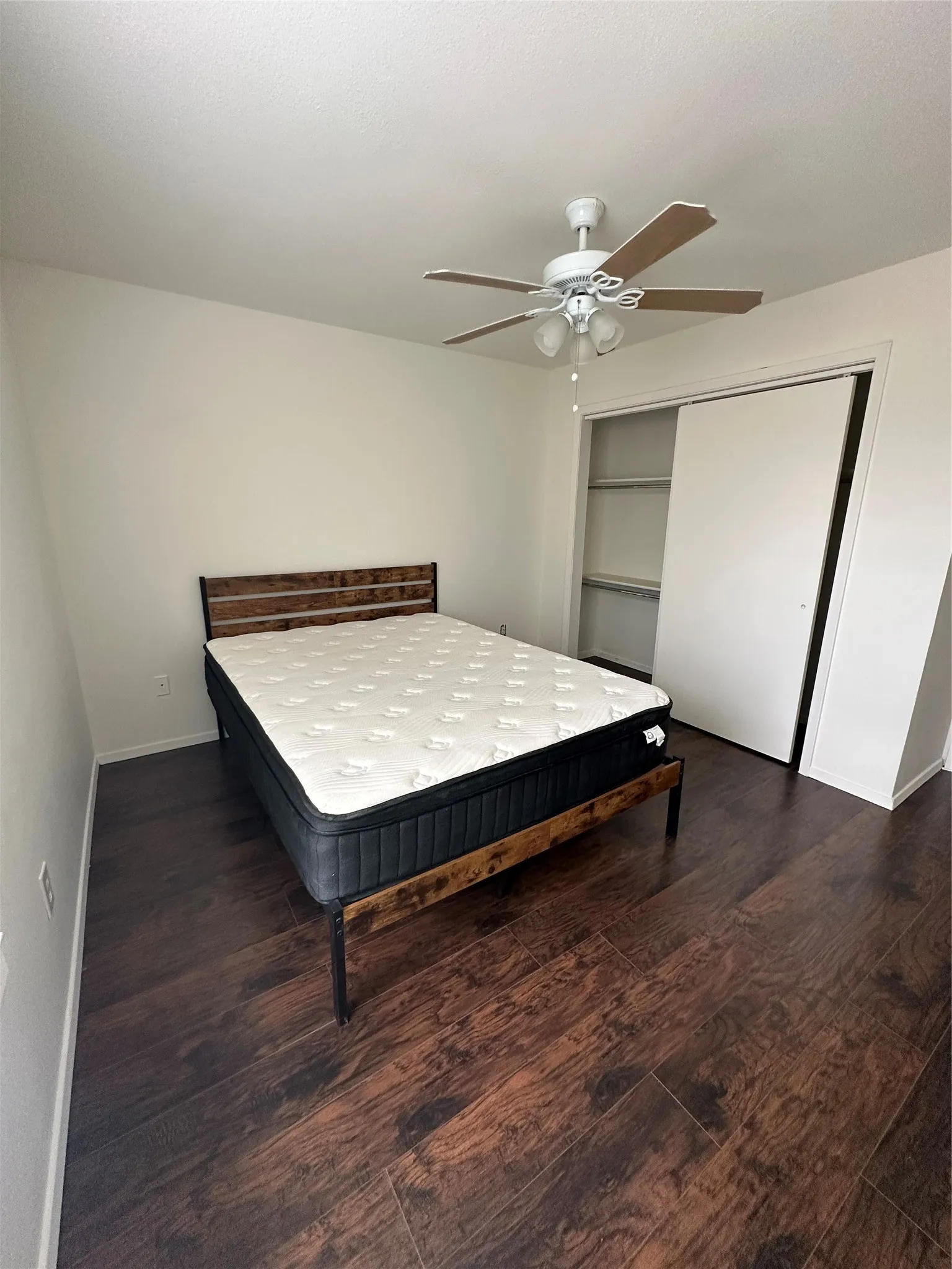 Condominium For Rent in Denton County , 218 N Texas Boulevard 201, Denton, Texas 76201, 3 Bedroom, 2 Bathroom, Garage spaces, 1,139 Sqft, built in 1985, Price $1,875, mls#21368406, Real Estate Agent in Denton, Homes For Rent in Denton county, Homes For Rent in Denton, Realtor in Denton Texas, Real Estate Brokerage Independent Realty Texas, Luminita Cordes Realtor