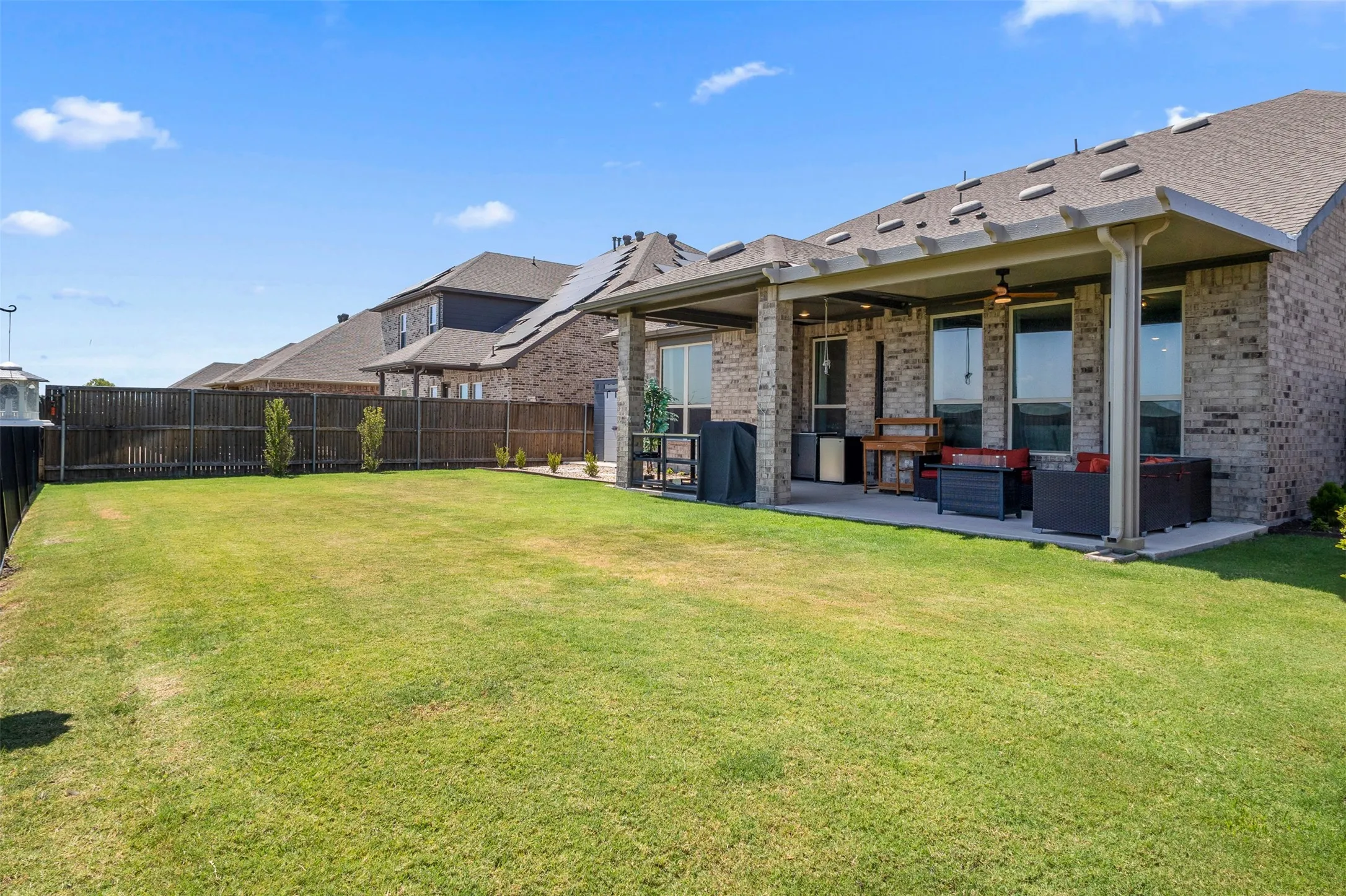 Single Family Residence For Sale in Tarrant County , 806 Stamford Avenue, Arlington, Texas 76002, 5 Bedroom, 3 Bathroom, 2 Garage spaces, 2,556 Sqft, built in 2020, mls#21366865, Real Estate Agent in Arlington, Homes For Sale in Tarrant county, Homes For Sale in Arlington, Realtor in Arlington Texas, Real Estate Brokerage Independent Realty Texas, Luminita Cordes Realtor