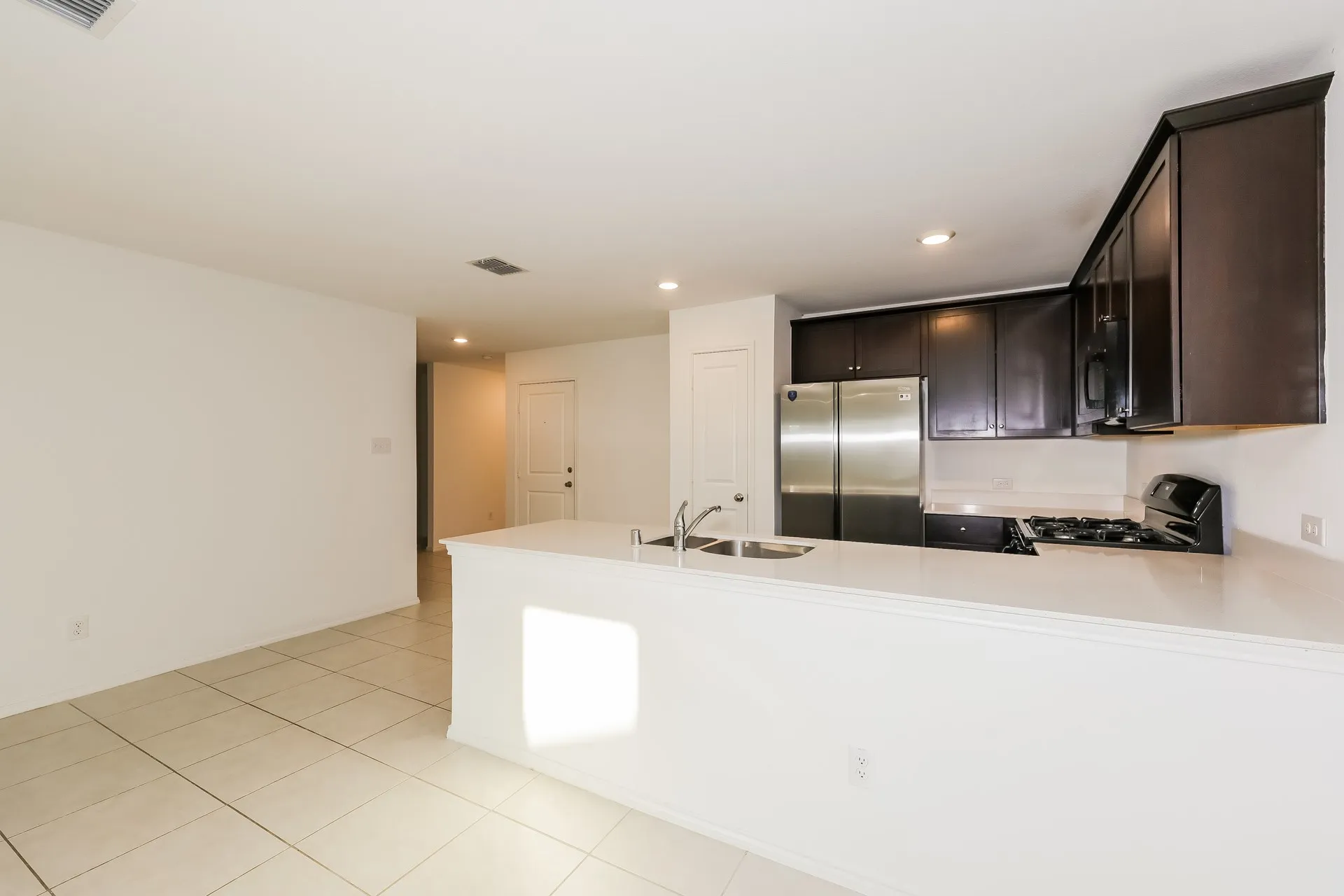 Single Family Residence For Rent in Denton County , 14837 Firerock Road, Fort Worth, Texas 76052, 3 Bedroom, 2 Bathroom, 2 Garage spaces, 1,996 Sqft, built in 2022, mls#21368415, Real Estate Agent in Fort Worth, Homes For Rent in Denton county, Homes For Rent in Fort Worth, Realtor in Fort Worth Texas, Real Estate Brokerage Independent Realty Texas, Luminita Cordes Realtor