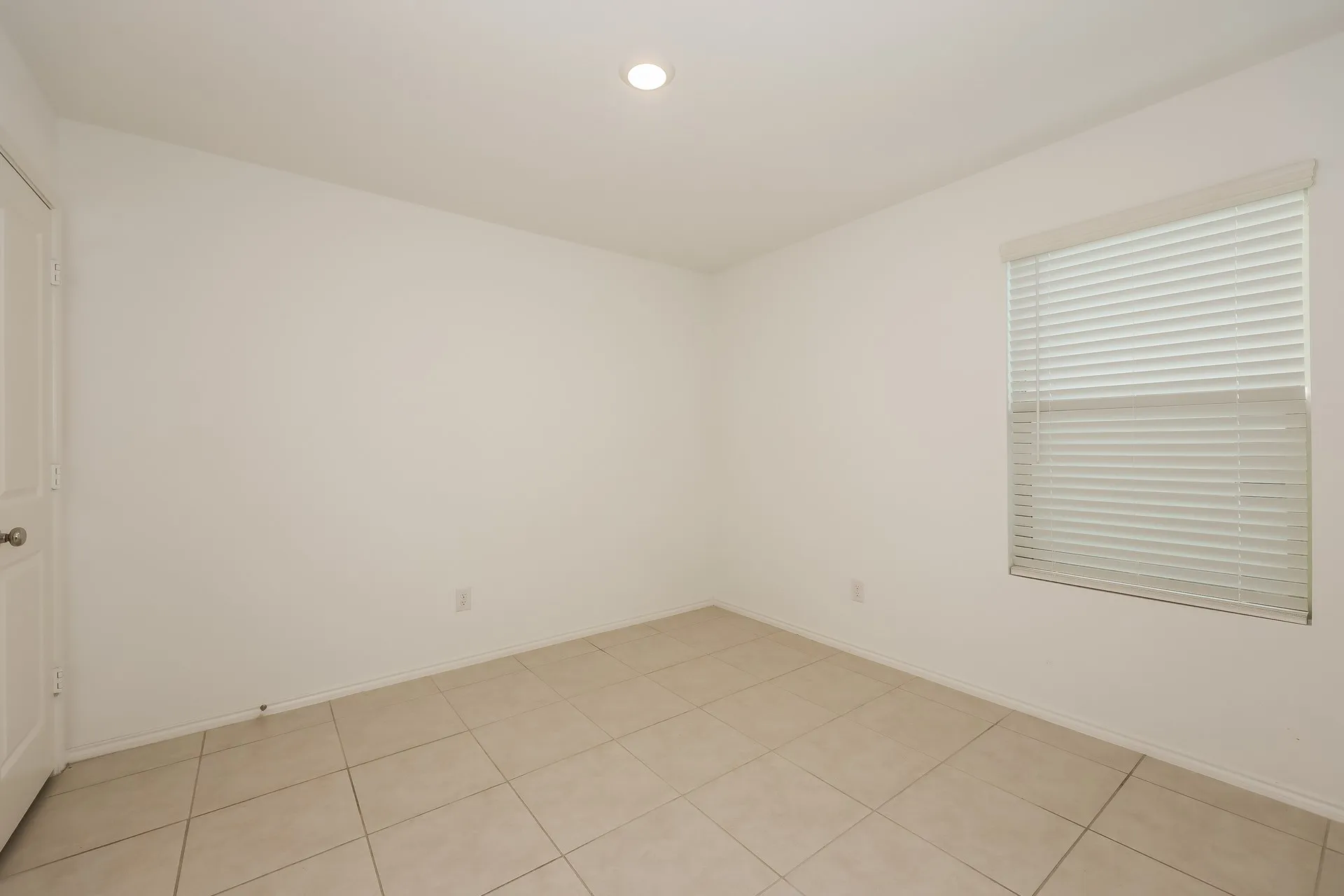 Single Family Residence For Rent in Denton County , 14837 Firerock Road, Fort Worth, Texas 76052, 3 Bedroom, 2 Bathroom, 2 Garage spaces, 1,996 Sqft, built in 2022, mls#21368415, Real Estate Agent in Fort Worth, Homes For Rent in Denton county, Homes For Rent in Fort Worth, Realtor in Fort Worth Texas, Real Estate Brokerage Independent Realty Texas, Luminita Cordes Realtor