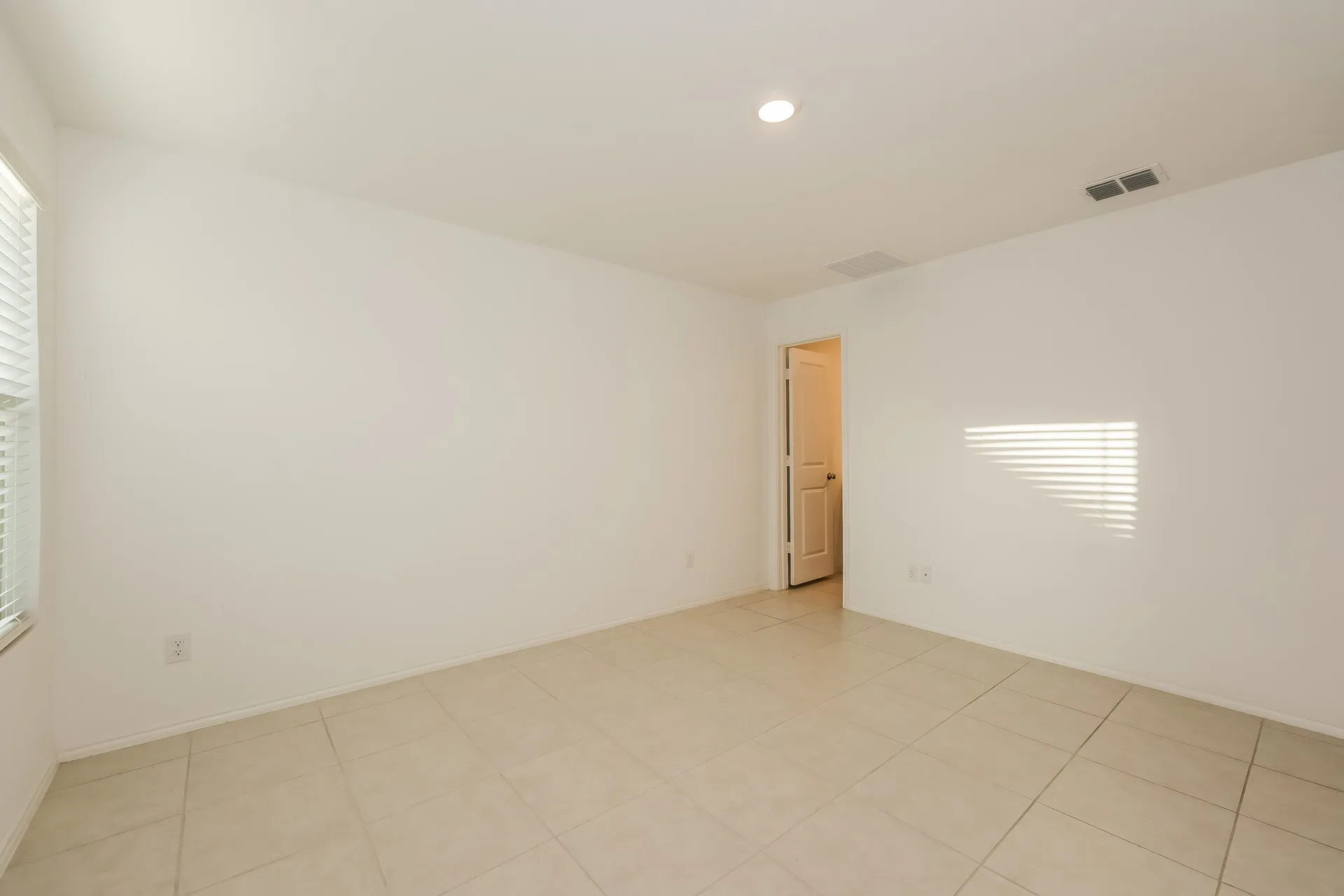 Single Family Residence For Rent in Denton County , 14837 Firerock Road, Fort Worth, Texas 76052, 3 Bedroom, 2 Bathroom, 2 Garage spaces, 1,996 Sqft, built in 2022, mls#21368415, Real Estate Agent in Fort Worth, Homes For Rent in Denton county, Homes For Rent in Fort Worth, Realtor in Fort Worth Texas, Real Estate Brokerage Independent Realty Texas, Luminita Cordes Realtor