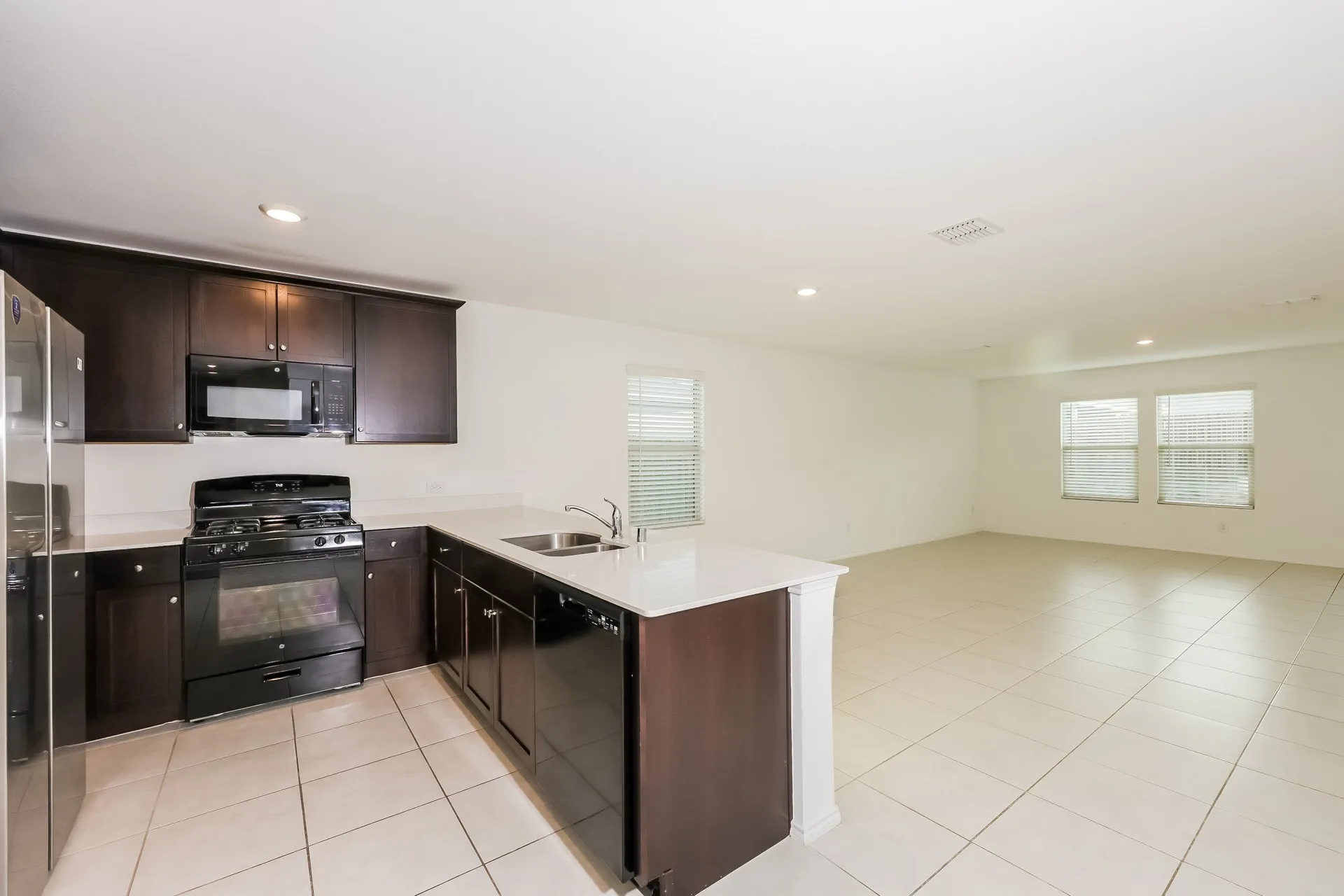 Single Family Residence For Rent in Denton County , 14837 Firerock Road, Fort Worth, Texas 76052, 3 Bedroom, 2 Bathroom, 2 Garage spaces, 1,996 Sqft, built in 2022, mls#21368415, Real Estate Agent in Fort Worth, Homes For Rent in Denton county, Homes For Rent in Fort Worth, Realtor in Fort Worth Texas, Real Estate Brokerage Independent Realty Texas, Luminita Cordes Realtor