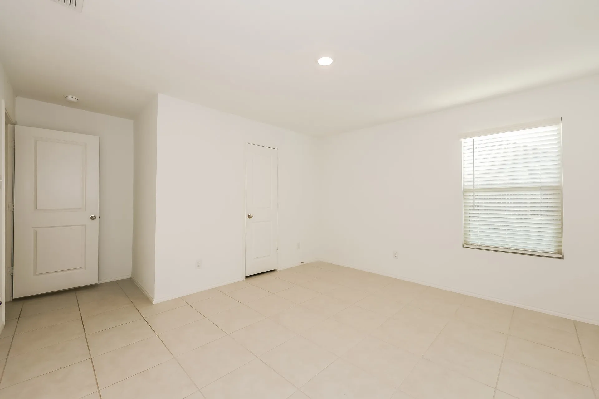 Single Family Residence For Rent in Denton County , 14837 Firerock Road, Fort Worth, Texas 76052, 3 Bedroom, 2 Bathroom, 2 Garage spaces, 1,996 Sqft, built in 2022, mls#21368415, Real Estate Agent in Fort Worth, Homes For Rent in Denton county, Homes For Rent in Fort Worth, Realtor in Fort Worth Texas, Real Estate Brokerage Independent Realty Texas, Luminita Cordes Realtor