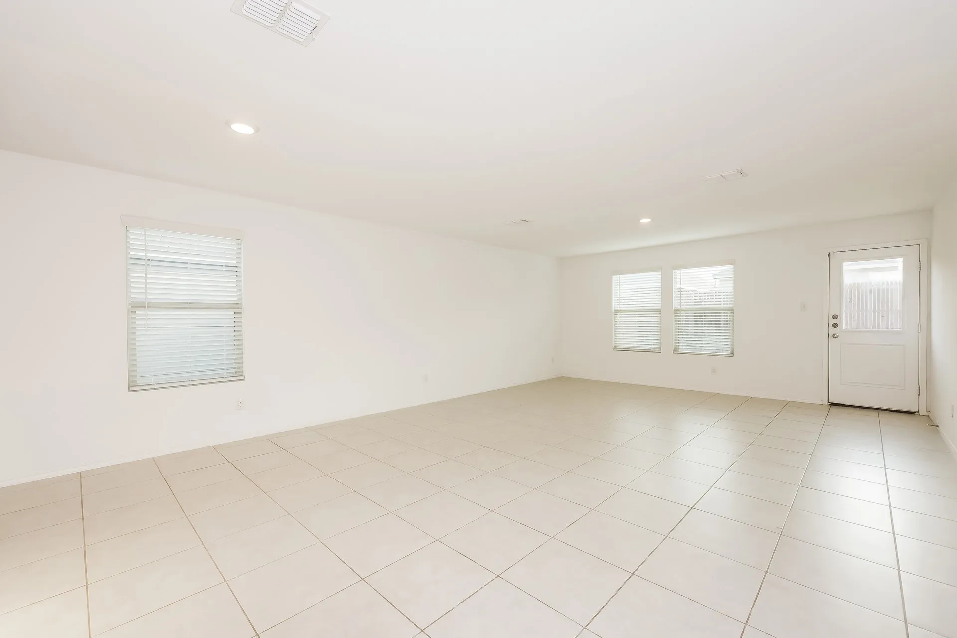 Single Family Residence For Rent in Denton County , 14837 Firerock Road, Fort Worth, Texas 76052, 3 Bedroom, 2 Bathroom, 2 Garage spaces, 1,996 Sqft, built in 2022, mls#21368415, Real Estate Agent in Fort Worth, Homes For Rent in Denton county, Homes For Rent in Fort Worth, Realtor in Fort Worth Texas, Real Estate Brokerage Independent Realty Texas, Luminita Cordes Realtor