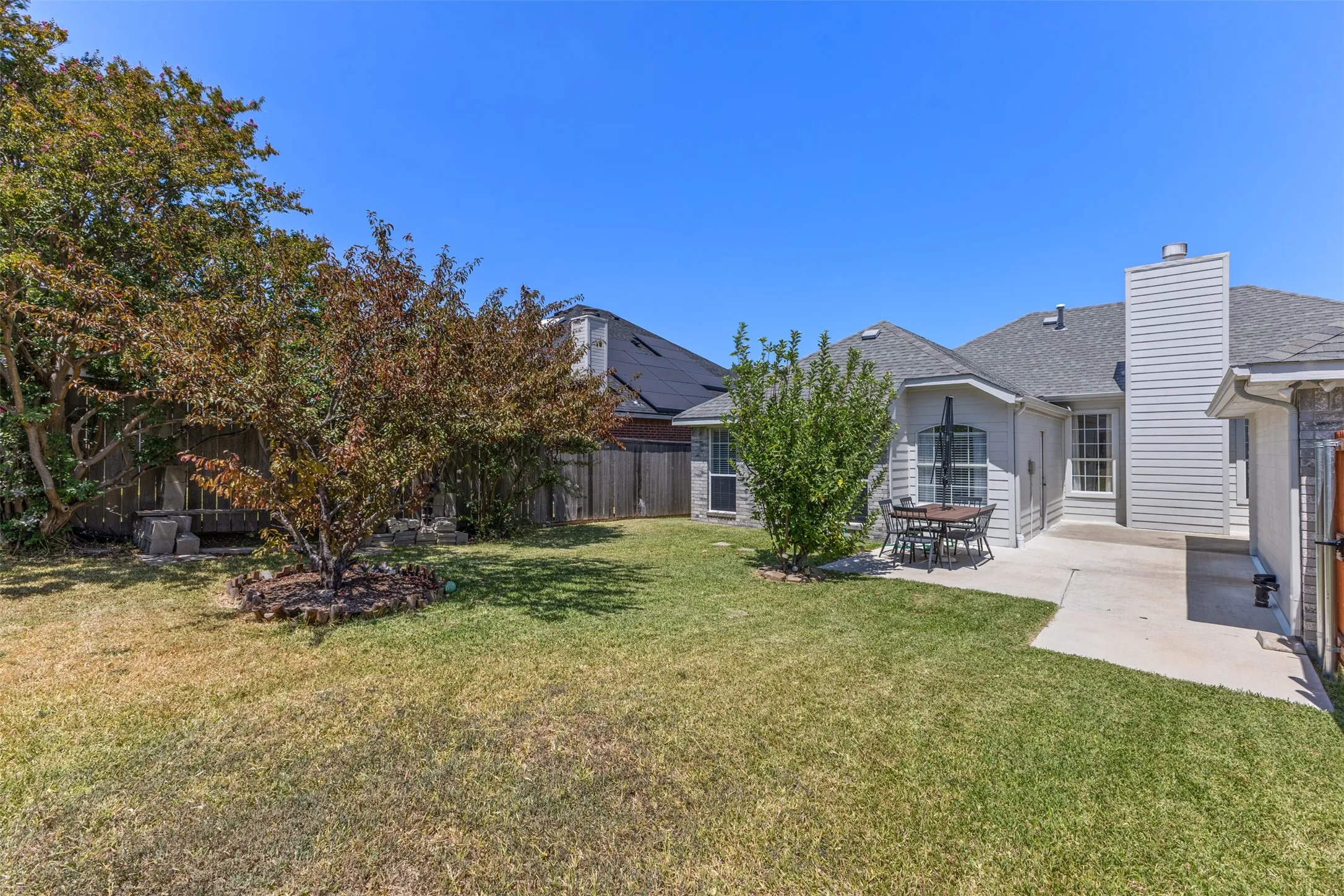 Single Family Residence For Sale in Dallas County , 1938 Woodglen Drive, Mesquite, Texas 75149, 4 Bedroom, 2 Bathroom, 2 Garage spaces, 1,939 Sqft, built in 1997, mls#21362427, Real Estate Agent in Mesquite, Homes For Sale in Dallas county, Homes For Sale in Mesquite, Realtor in Mesquite Texas, Real Estate Brokerage Independent Realty Texas, Luminita Cordes Realtor
