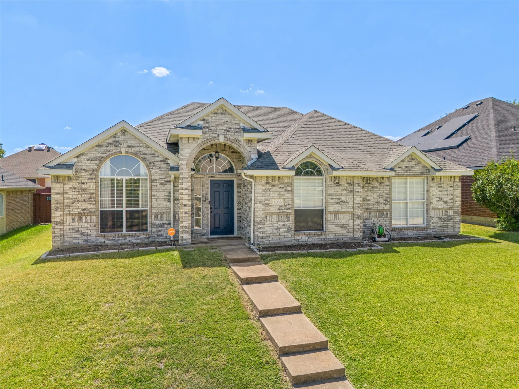 Single Family Residence For Sale in Dallas County , 1938 Woodglen Drive, Mesquite, Texas 75149, 4 Bedroom, 2 Bathroom, 2 Garage spaces, 1,939 Sqft, built in 1997, mls#21362427, Real Estate Agent in Mesquite, Homes For Sale in Dallas county, Homes For Sale in Mesquite, Realtor in Mesquite Texas, Real Estate Brokerage Independent Realty Texas, Luminita Cordes Realtor