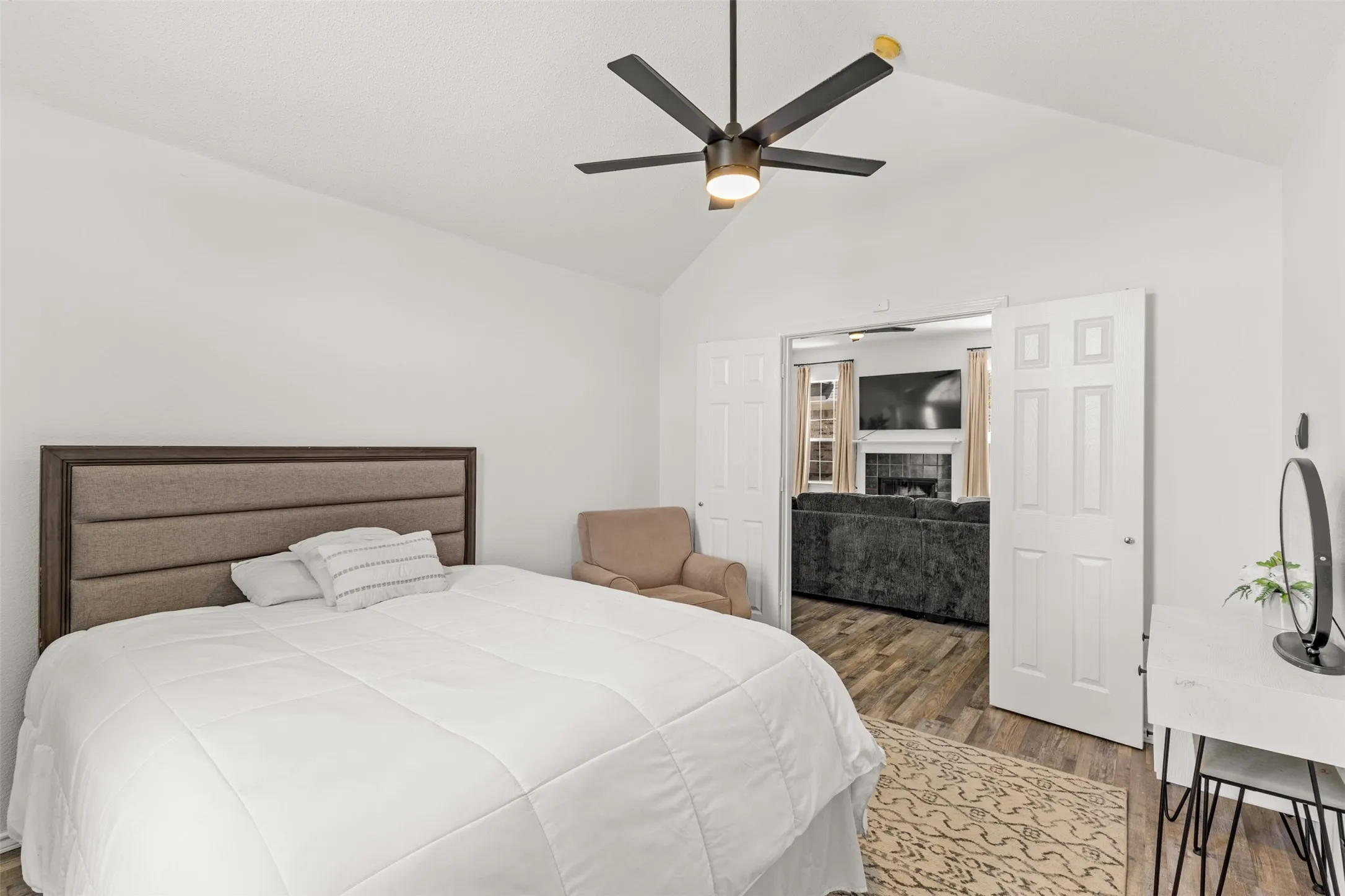 Single Family Residence For Sale in Dallas County , 1938 Woodglen Drive, Mesquite, Texas 75149, 4 Bedroom, 2 Bathroom, 2 Garage spaces, 1,939 Sqft, built in 1997, mls#21362427, Real Estate Agent in Mesquite, Homes For Sale in Dallas county, Homes For Sale in Mesquite, Realtor in Mesquite Texas, Real Estate Brokerage Independent Realty Texas, Luminita Cordes Realtor