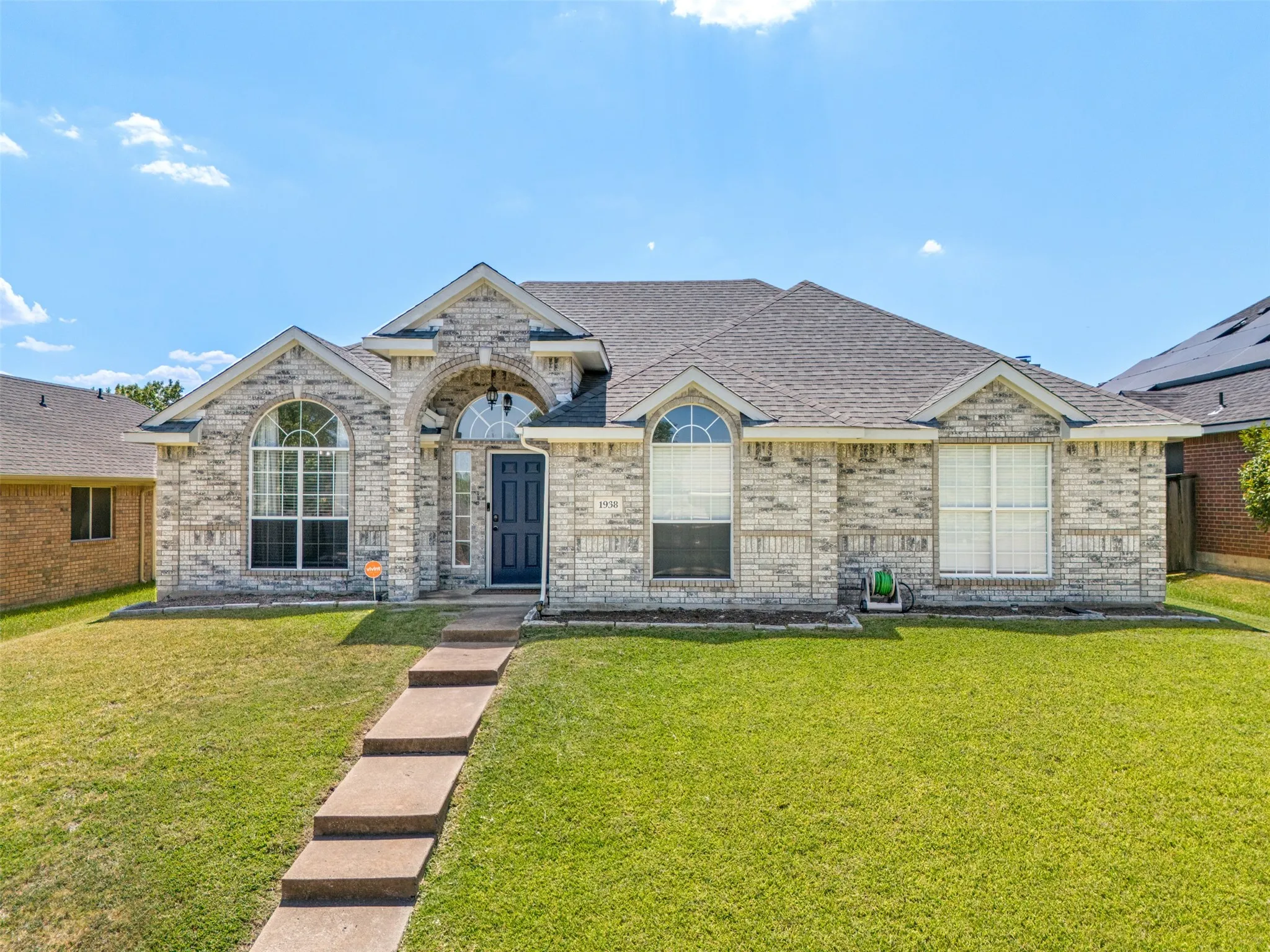 Single Family Residence For Sale in Dallas County , 1938 Woodglen Drive, Mesquite, Texas 75149, 4 Bedroom, 2 Bathroom, 2 Garage spaces, 1,939 Sqft, built in 1997, mls#21362427, Real Estate Agent in Mesquite, Homes For Sale in Dallas county, Homes For Sale in Mesquite, Realtor in Mesquite Texas, Real Estate Brokerage Independent Realty Texas, Luminita Cordes Realtor