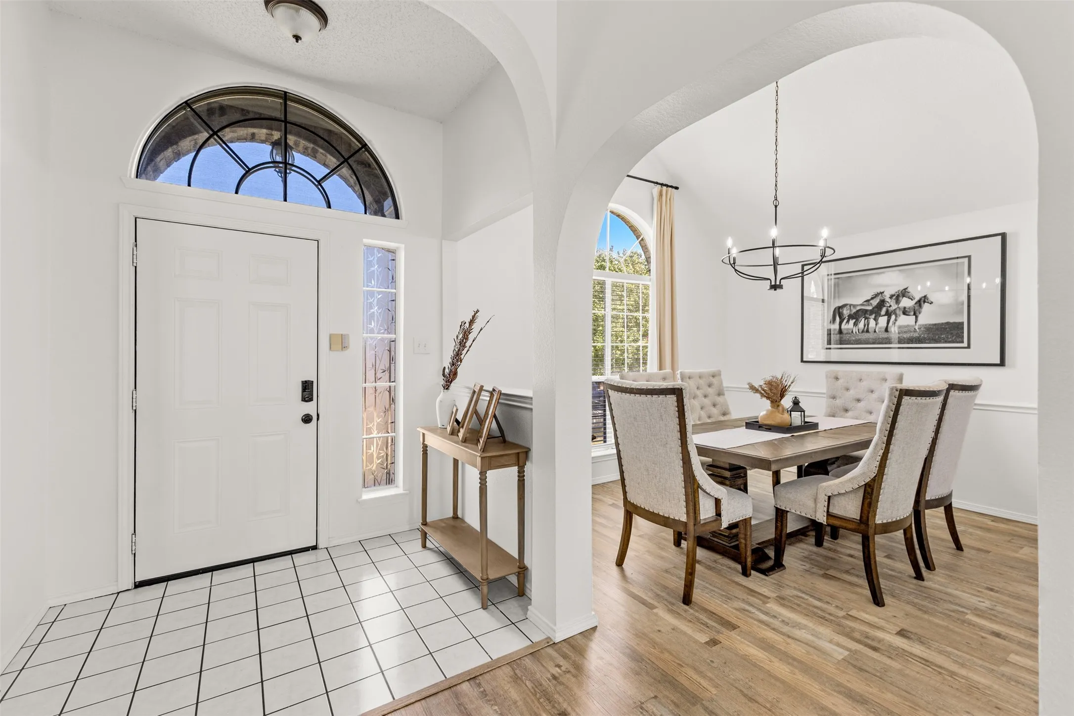Single Family Residence For Sale in Dallas County , 1938 Woodglen Drive, Mesquite, Texas 75149, 4 Bedroom, 2 Bathroom, 2 Garage spaces, 1,939 Sqft, built in 1997, mls#21362427, Real Estate Agent in Mesquite, Homes For Sale in Dallas county, Homes For Sale in Mesquite, Realtor in Mesquite Texas, Real Estate Brokerage Independent Realty Texas, Luminita Cordes Realtor