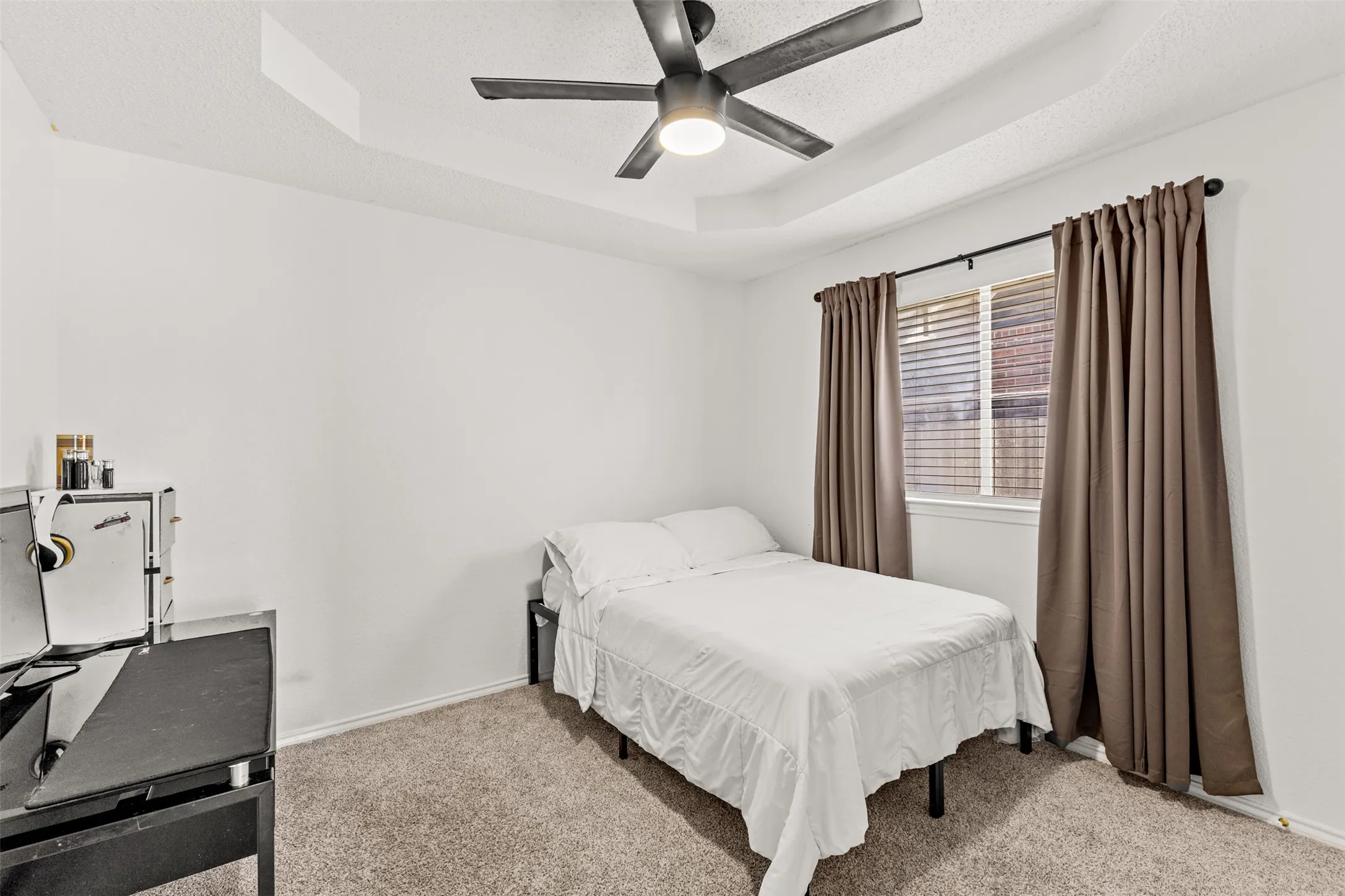 Single Family Residence For Sale in Dallas County , 1938 Woodglen Drive, Mesquite, Texas 75149, 4 Bedroom, 2 Bathroom, 2 Garage spaces, 1,939 Sqft, built in 1997, mls#21362427, Real Estate Agent in Mesquite, Homes For Sale in Dallas county, Homes For Sale in Mesquite, Realtor in Mesquite Texas, Real Estate Brokerage Independent Realty Texas, Luminita Cordes Realtor
