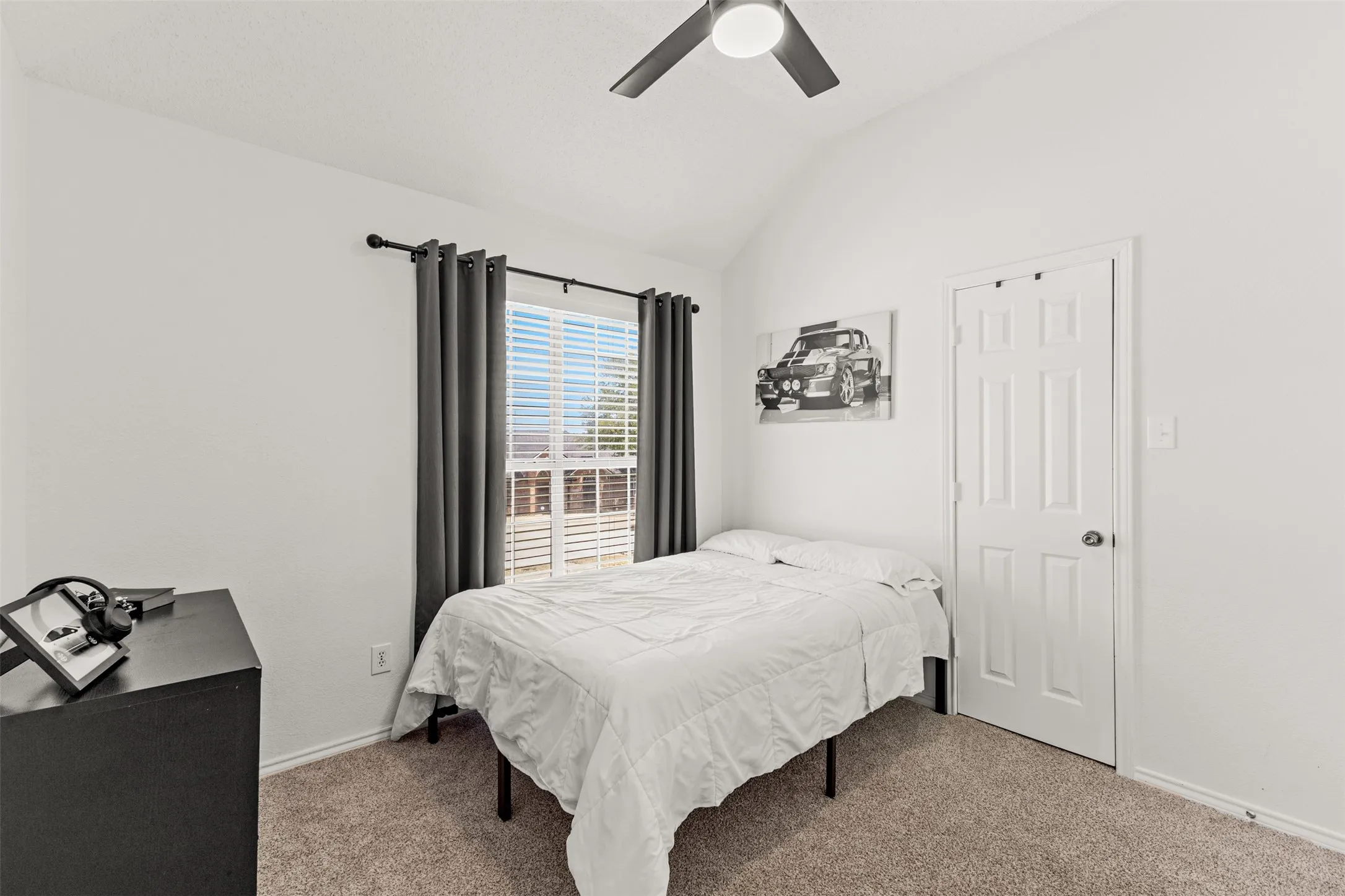 Single Family Residence For Sale in Dallas County , 1938 Woodglen Drive, Mesquite, Texas 75149, 4 Bedroom, 2 Bathroom, 2 Garage spaces, 1,939 Sqft, built in 1997, mls#21362427, Real Estate Agent in Mesquite, Homes For Sale in Dallas county, Homes For Sale in Mesquite, Realtor in Mesquite Texas, Real Estate Brokerage Independent Realty Texas, Luminita Cordes Realtor