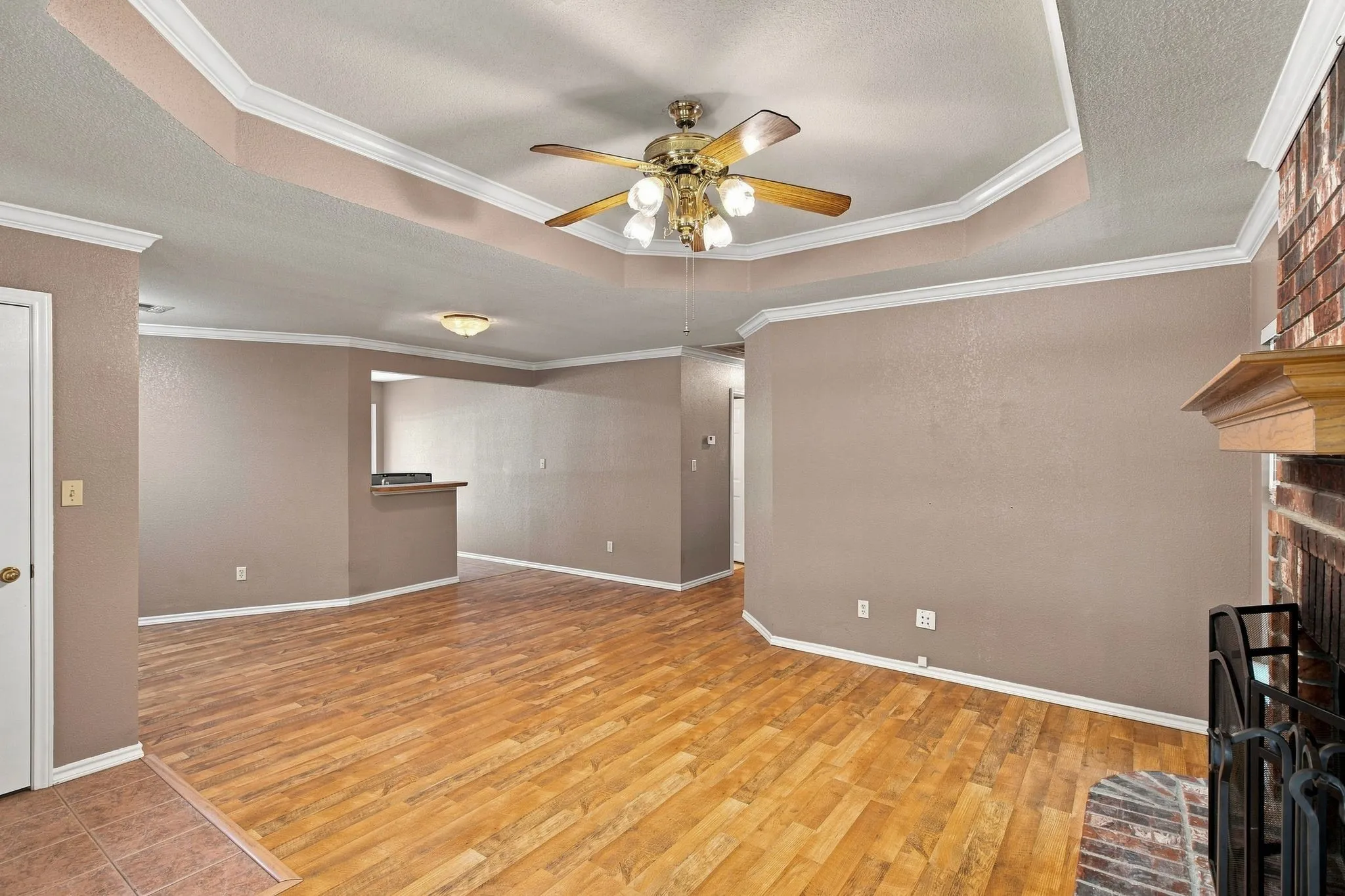 Single Family Residence For Sale in Hill County , 31003 Doe Run Court, Whitney, Texas 76692, 3 Bedroom, 2 Bathroom, 2 Garage spaces, 1,260 Sqft, built in 1997, mls#21365252, Real Estate Agent in Whitney, Homes For Sale in Hill county, Homes For Sale in Whitney, Realtor in Whitney Texas, Real Estate Brokerage Independent Realty Texas, Luminita Cordes Realtor