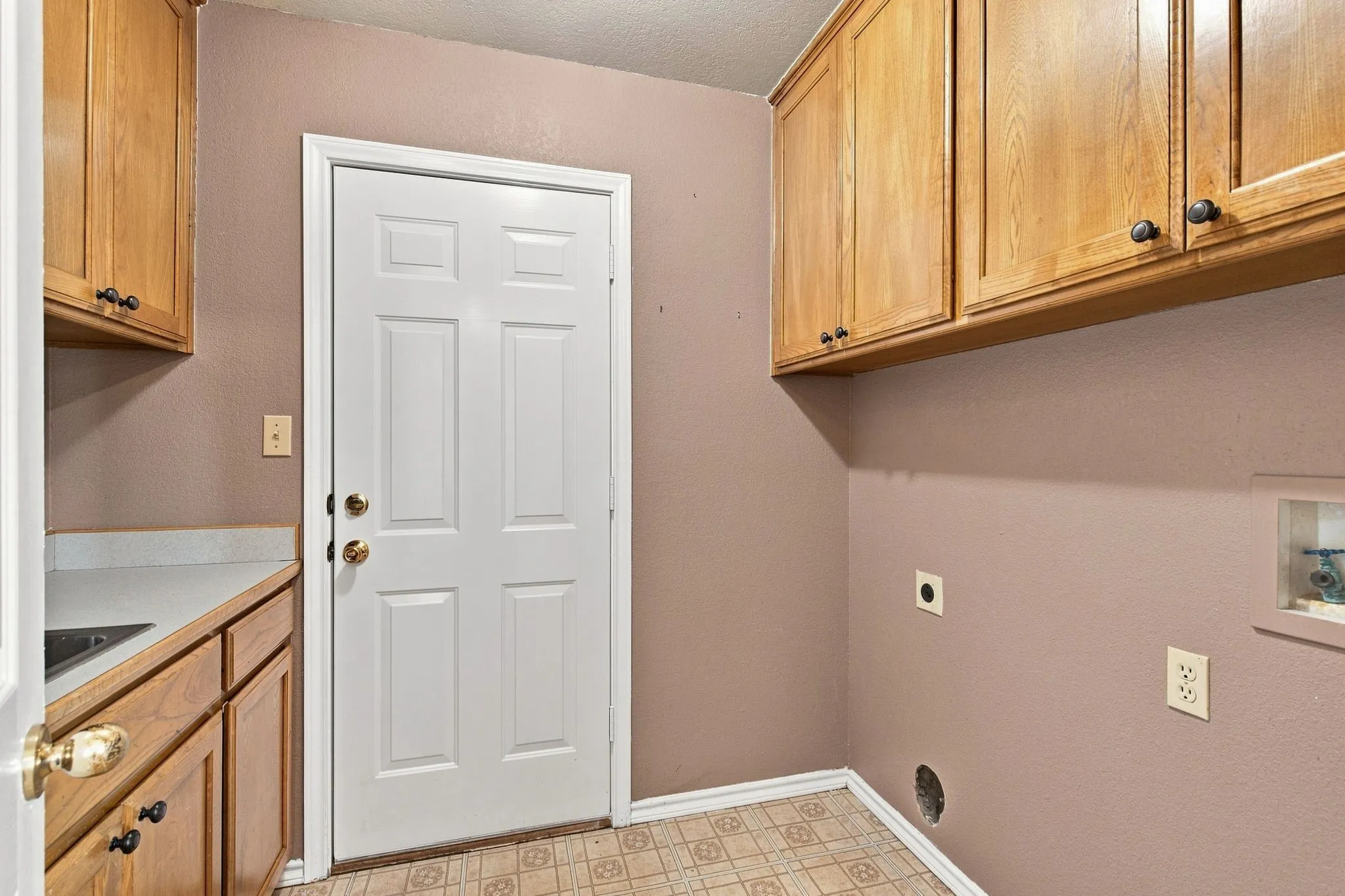 Single Family Residence For Sale in Hill County , 31003 Doe Run Court, Whitney, Texas 76692, 3 Bedroom, 2 Bathroom, 2 Garage spaces, 1,260 Sqft, built in 1997, mls#21365252, Real Estate Agent in Whitney, Homes For Sale in Hill county, Homes For Sale in Whitney, Realtor in Whitney Texas, Real Estate Brokerage Independent Realty Texas, Luminita Cordes Realtor
