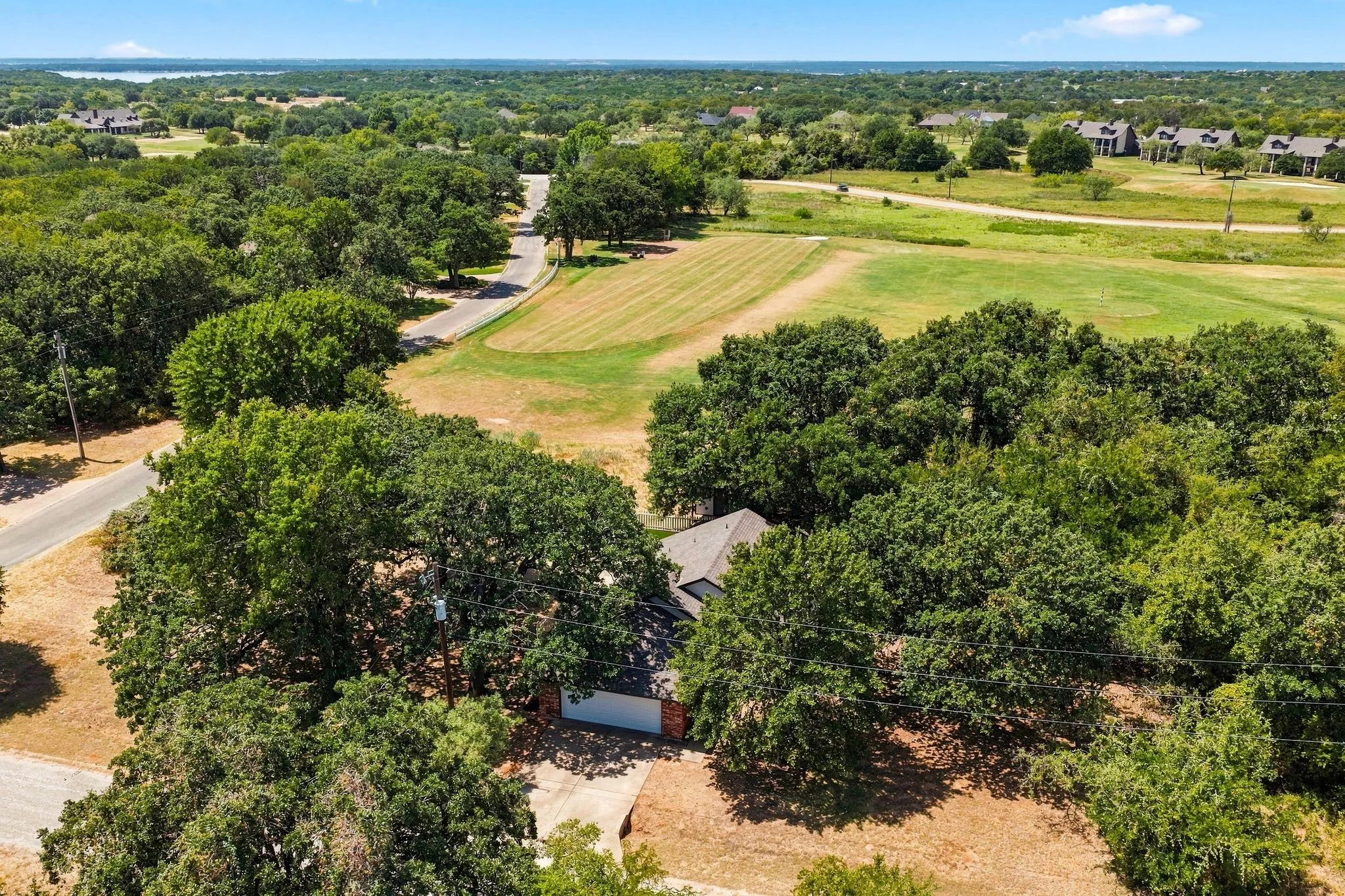 Single Family Residence For Sale in Hill County , 31003 Doe Run Court, Whitney, Texas 76692, 3 Bedroom, 2 Bathroom, 2 Garage spaces, 1,260 Sqft, built in 1997, mls#21365252, Real Estate Agent in Whitney, Homes For Sale in Hill county, Homes For Sale in Whitney, Realtor in Whitney Texas, Real Estate Brokerage Independent Realty Texas, Luminita Cordes Realtor