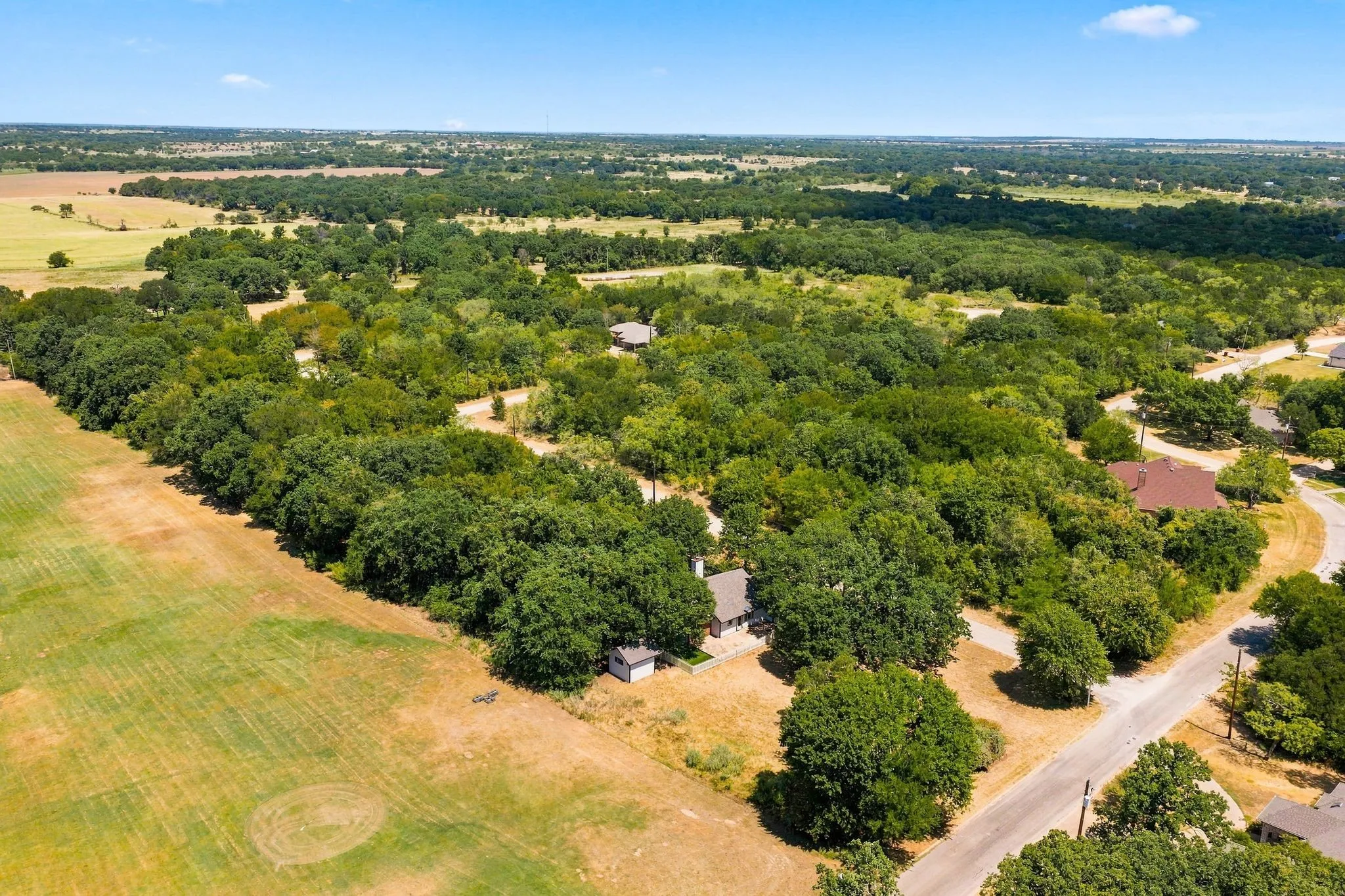 Single Family Residence For Sale in Hill County , 31003 Doe Run Court, Whitney, Texas 76692, 3 Bedroom, 2 Bathroom, 2 Garage spaces, 1,260 Sqft, built in 1997, mls#21365252, Real Estate Agent in Whitney, Homes For Sale in Hill county, Homes For Sale in Whitney, Realtor in Whitney Texas, Real Estate Brokerage Independent Realty Texas, Luminita Cordes Realtor