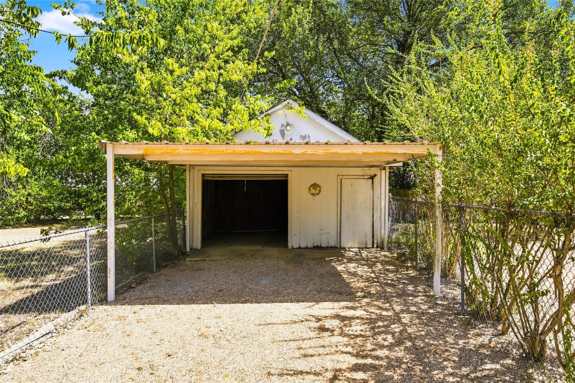 Single Family Residence For Sale in Mc Lennan County , 2616 Pine Avenue, Waco, Texas 76708, 2 Bedroom, 1 Bathroom, 1 Garage spaces, 1,236 Sqft, built in 1939, mls#21363947, Real Estate Agent in Waco, Homes For Sale in Mc Lennan county, Homes For Sale in Waco, Realtor in Waco Texas, Real Estate Brokerage Independent Realty Texas, Luminita Cordes Realtor
