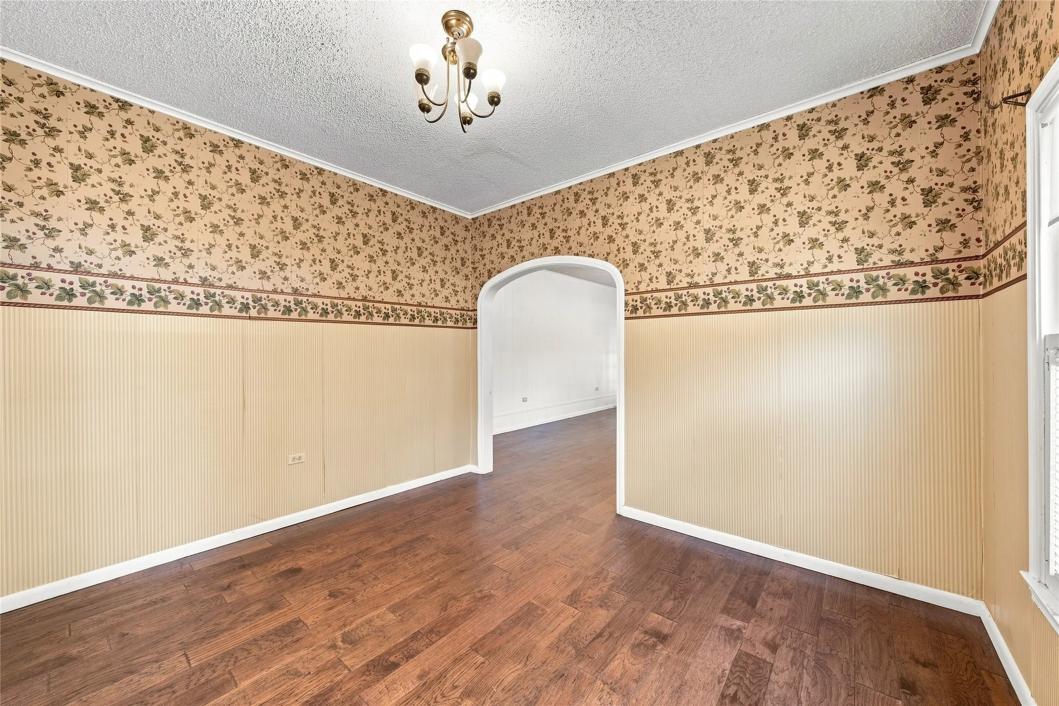 Single Family Residence For Sale in Mc Lennan County , 2616 Pine Avenue, Waco, Texas 76708, 2 Bedroom, 1 Bathroom, 1 Garage spaces, 1,236 Sqft, built in 1939, mls#21363947, Real Estate Agent in Waco, Homes For Sale in Mc Lennan county, Homes For Sale in Waco, Realtor in Waco Texas, Real Estate Brokerage Independent Realty Texas, Luminita Cordes Realtor