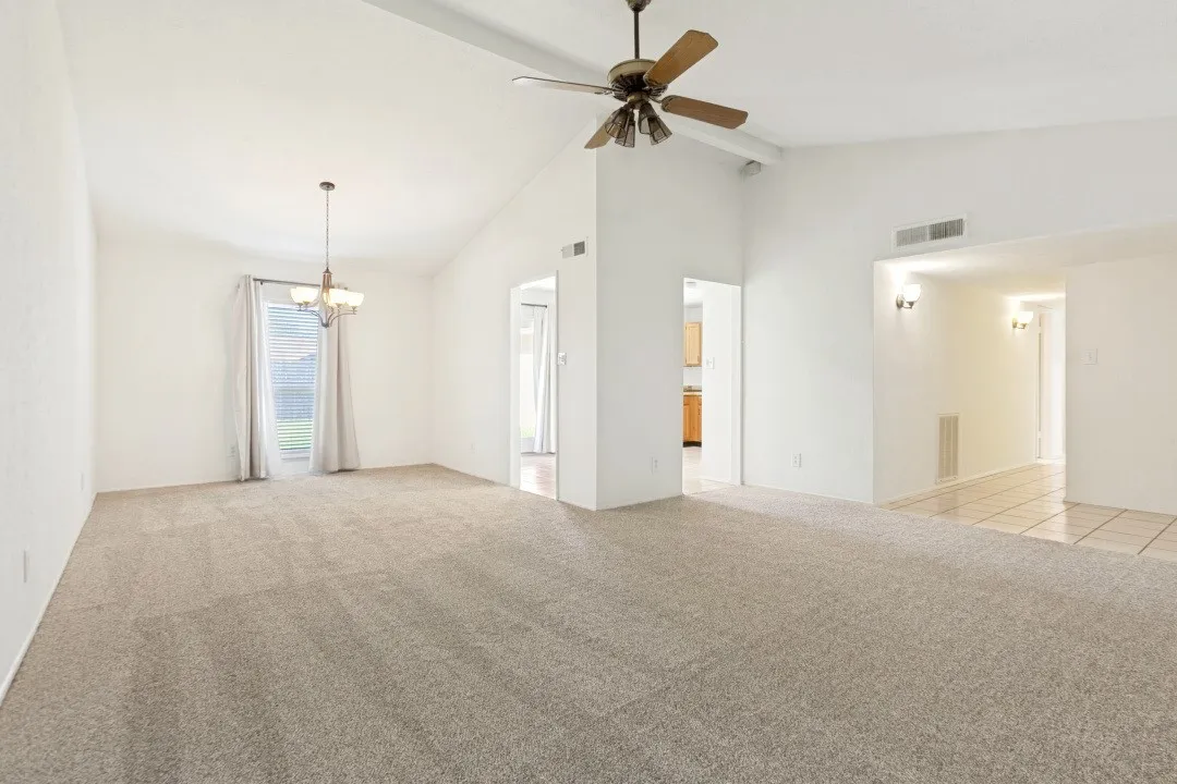 Single Family Residence For Sale in Dallas County , 2906 Western Drive, Garland, Texas 75042, 3 Bedroom, 1 Bathroom, 2 Garage spaces, 1,386 Sqft, built in 1990, mls#21368435, Real Estate Agent in Garland, Homes For Sale in Dallas county, Homes For Sale in Garland, Realtor in Garland Texas, Real Estate Brokerage Independent Realty Texas, Luminita Cordes Realtor