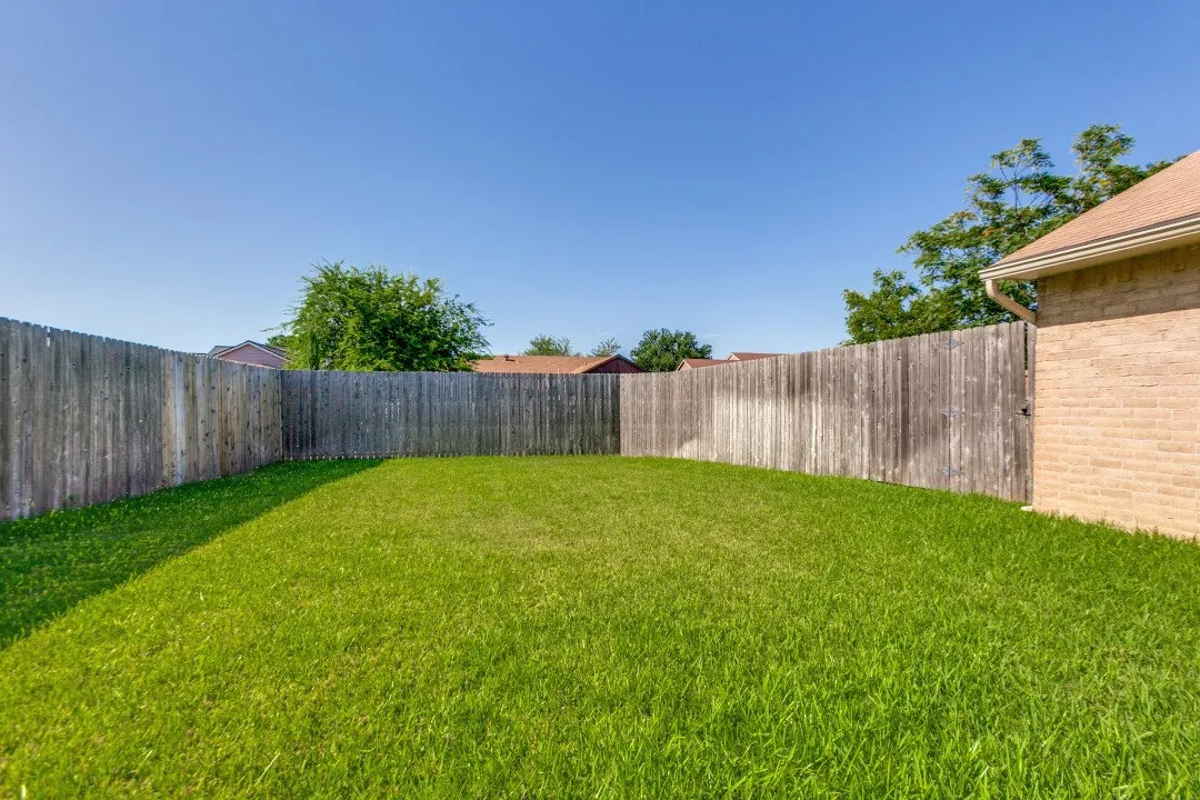 Single Family Residence For Sale in Dallas County , 2906 Western Drive, Garland, Texas 75042, 3 Bedroom, 1 Bathroom, 2 Garage spaces, 1,386 Sqft, built in 1990, mls#21368435, Real Estate Agent in Garland, Homes For Sale in Dallas county, Homes For Sale in Garland, Realtor in Garland Texas, Real Estate Brokerage Independent Realty Texas, Luminita Cordes Realtor