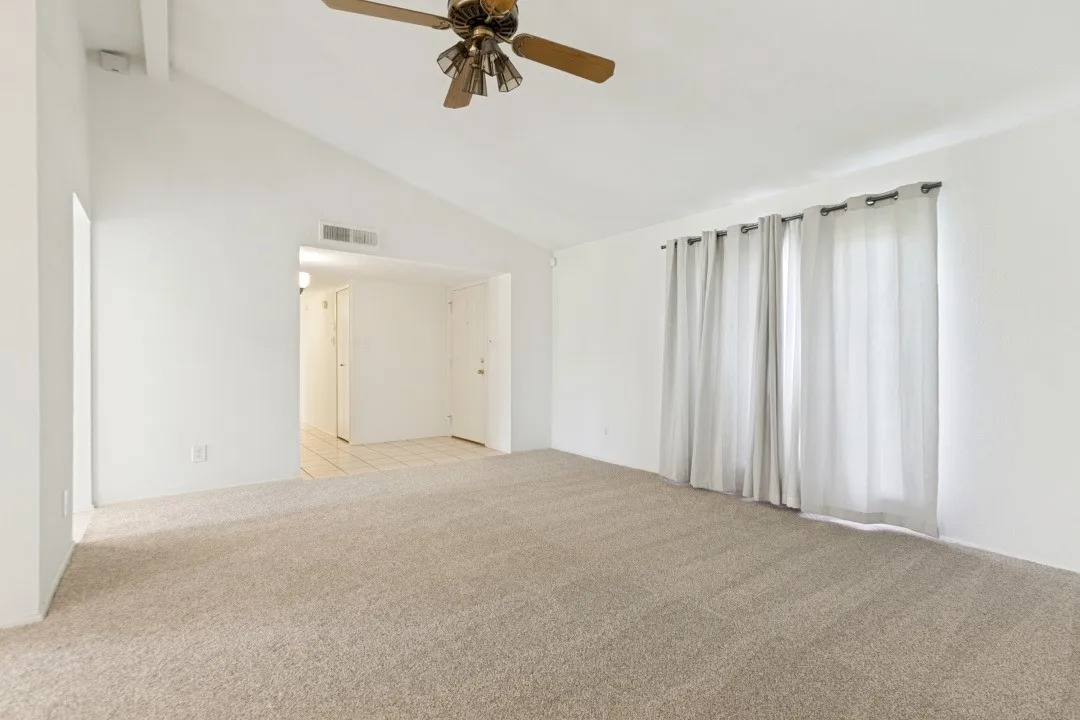 Single Family Residence For Sale in Dallas County , 2906 Western Drive, Garland, Texas 75042, 3 Bedroom, 1 Bathroom, 2 Garage spaces, 1,386 Sqft, built in 1990, mls#21368435, Real Estate Agent in Garland, Homes For Sale in Dallas county, Homes For Sale in Garland, Realtor in Garland Texas, Real Estate Brokerage Independent Realty Texas, Luminita Cordes Realtor