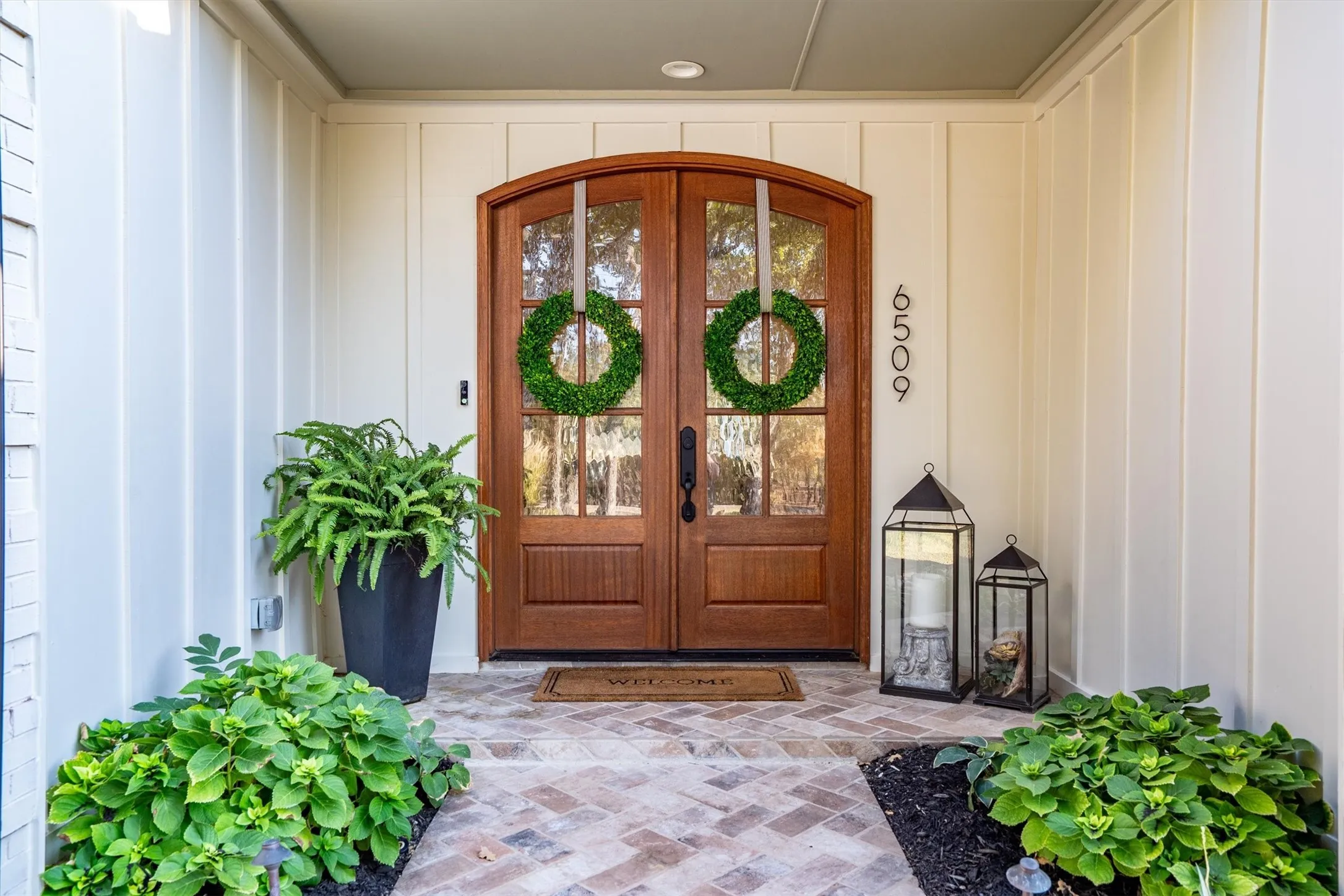 Single Family Residence For Sale in Denton County , 6509 Hillcrest Road, Flower Mound, Texas 75022, 3 Bedroom, 4 Bathroom, 2 Garage spaces, 2,635 Sqft, built in 1984, mls#21367606, Real Estate Agent in Flower Mound, Homes For Sale in Denton county, Homes For Sale in Flower Mound, Realtor in Flower Mound Texas, Real Estate Brokerage Independent Realty Texas, Luminita Cordes Realtor