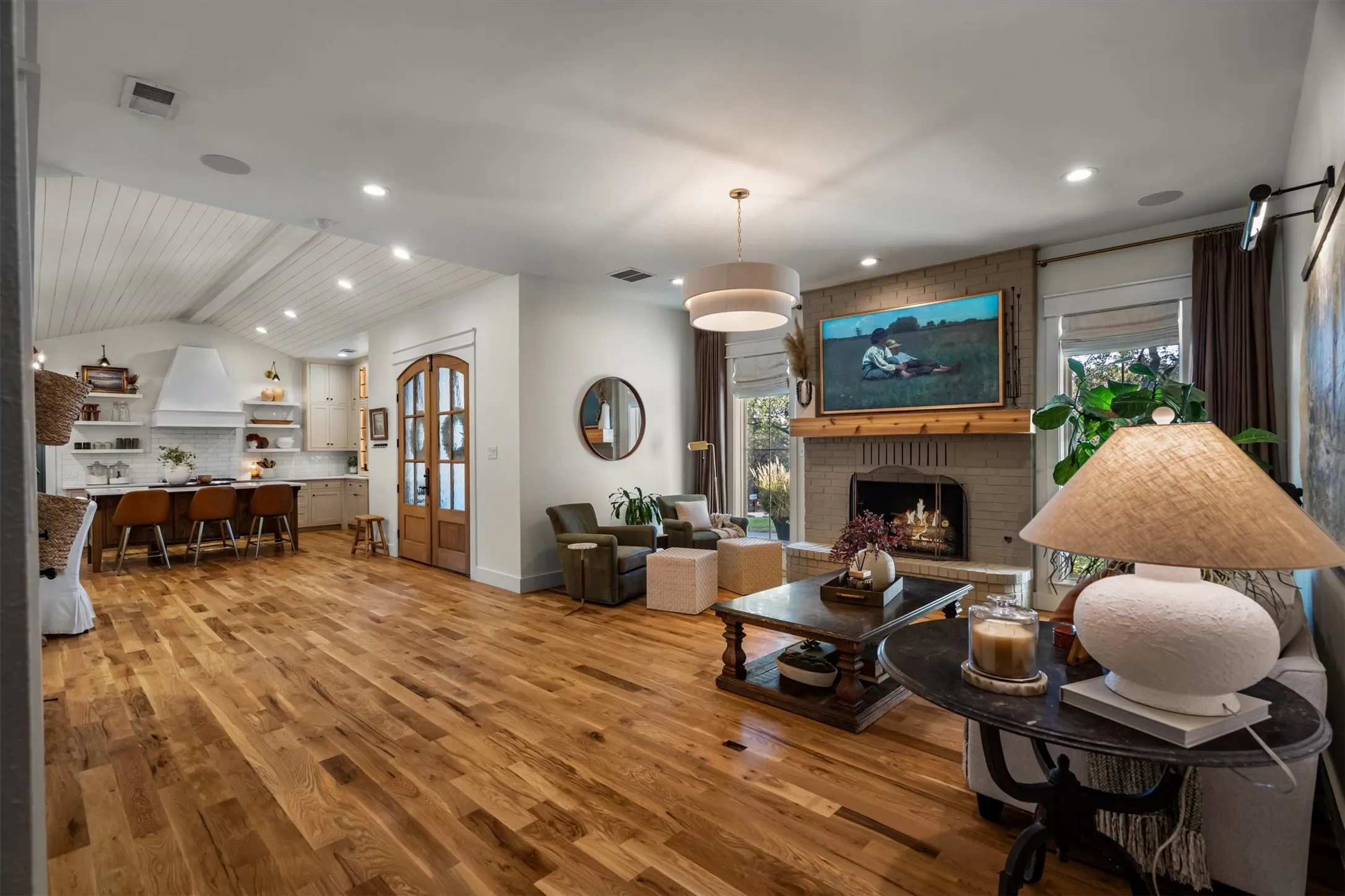 Single Family Residence For Sale in Denton County , 6509 Hillcrest Road, Flower Mound, Texas 75022, 3 Bedroom, 4 Bathroom, 2 Garage spaces, 2,635 Sqft, built in 1984, mls#21367606, Real Estate Agent in Flower Mound, Homes For Sale in Denton county, Homes For Sale in Flower Mound, Realtor in Flower Mound Texas, Real Estate Brokerage Independent Realty Texas, Luminita Cordes Realtor