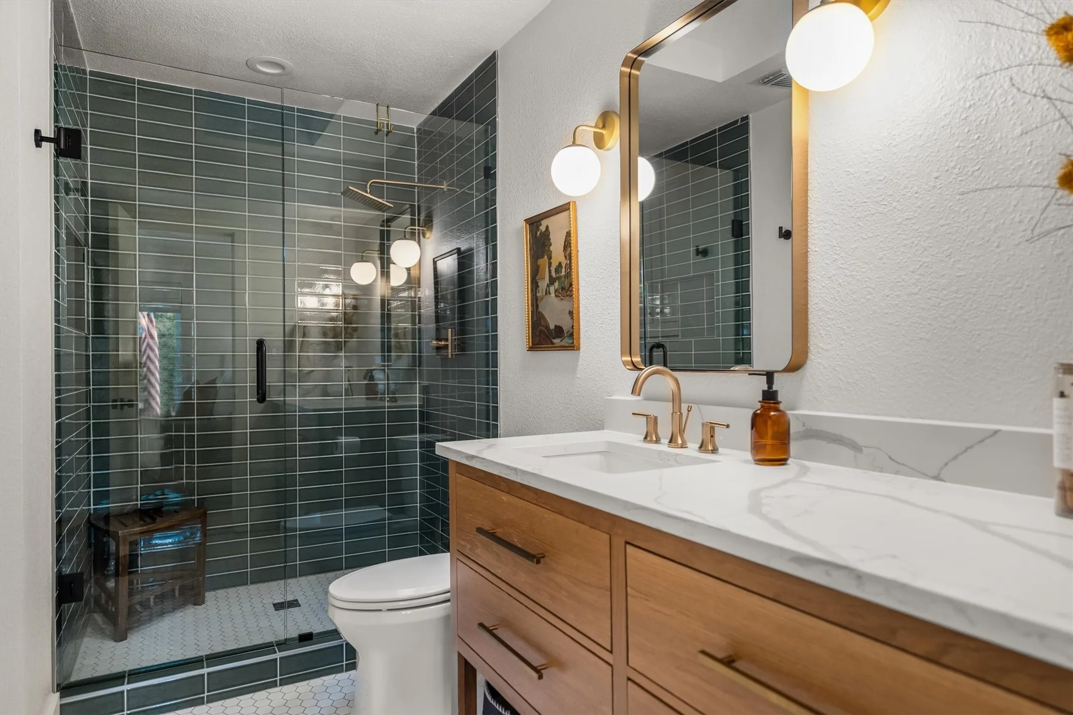 Single Family Residence For Sale in Denton County , 6509 Hillcrest Road, Flower Mound, Texas 75022, 3 Bedroom, 4 Bathroom, 2 Garage spaces, 2,635 Sqft, built in 1984, mls#21367606, Real Estate Agent in Flower Mound, Homes For Sale in Denton county, Homes For Sale in Flower Mound, Realtor in Flower Mound Texas, Real Estate Brokerage Independent Realty Texas, Luminita Cordes Realtor