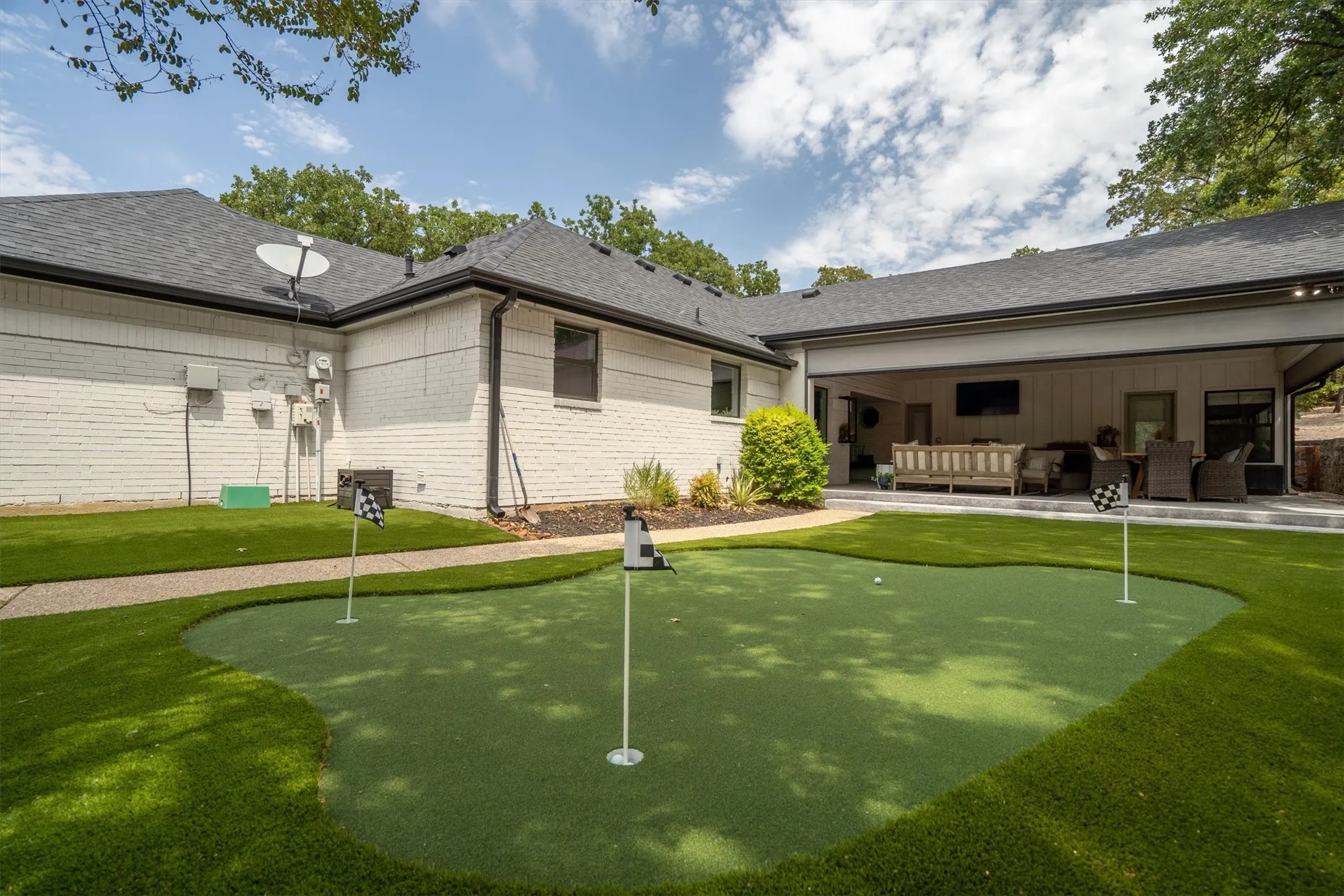 Single Family Residence For Sale in Denton County , 6509 Hillcrest Road, Flower Mound, Texas 75022, 3 Bedroom, 4 Bathroom, 2 Garage spaces, 2,635 Sqft, built in 1984, mls#21367606, Real Estate Agent in Flower Mound, Homes For Sale in Denton county, Homes For Sale in Flower Mound, Realtor in Flower Mound Texas, Real Estate Brokerage Independent Realty Texas, Luminita Cordes Realtor