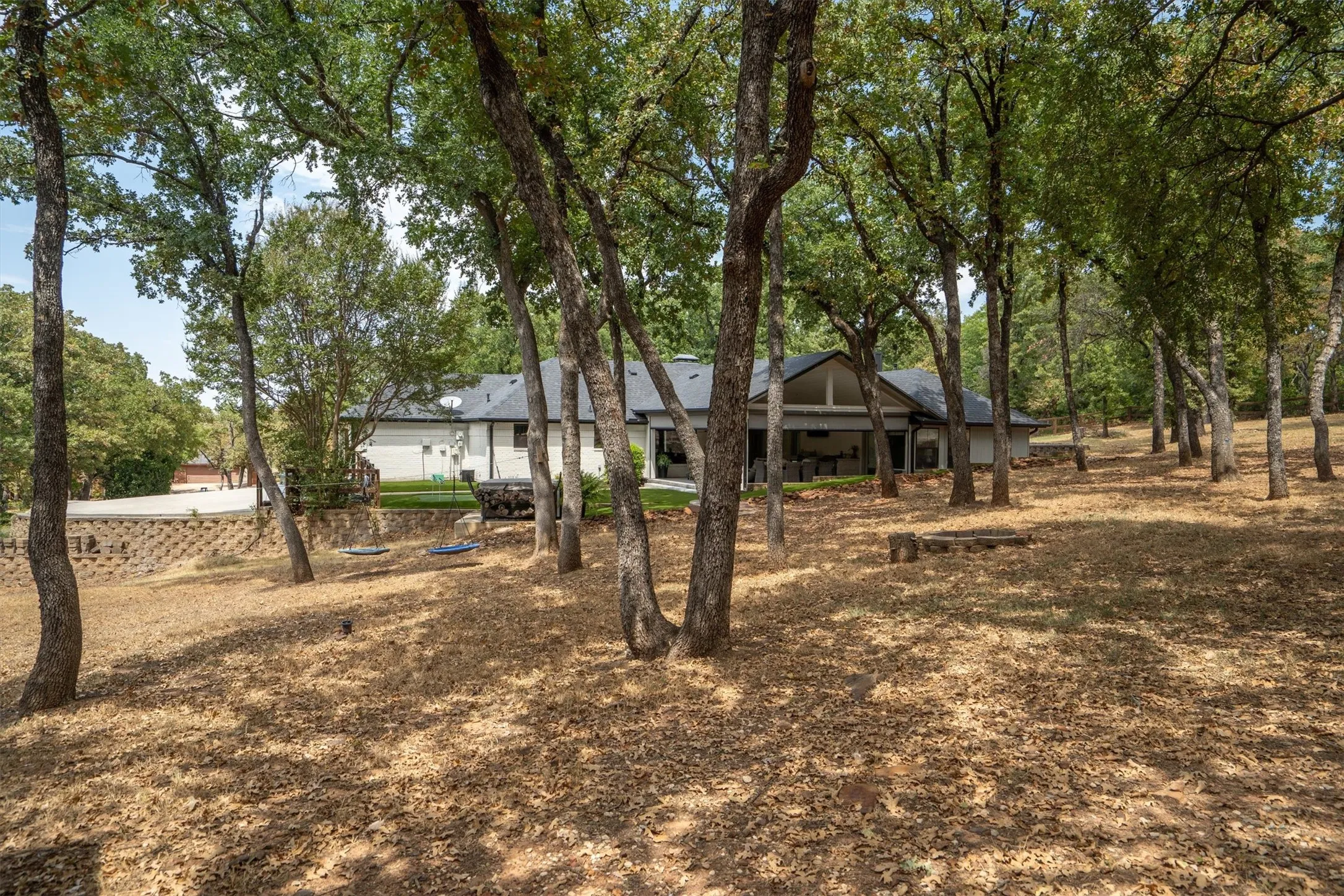 Single Family Residence For Sale in Denton County , 6509 Hillcrest Road, Flower Mound, Texas 75022, 3 Bedroom, 4 Bathroom, 2 Garage spaces, 2,635 Sqft, built in 1984, mls#21367606, Real Estate Agent in Flower Mound, Homes For Sale in Denton county, Homes For Sale in Flower Mound, Realtor in Flower Mound Texas, Real Estate Brokerage Independent Realty Texas, Luminita Cordes Realtor