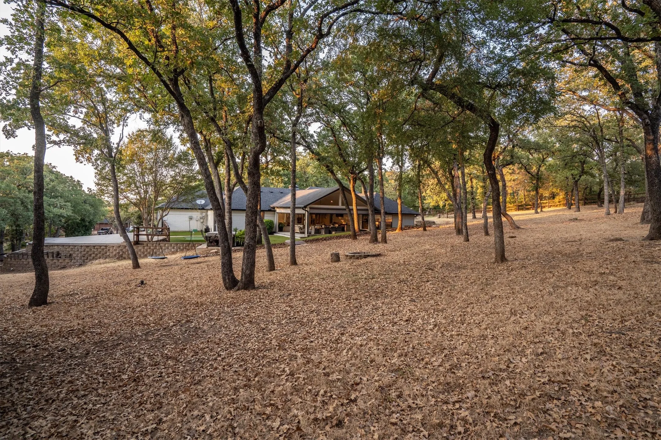 Single Family Residence For Sale in Denton County , 6509 Hillcrest Road, Flower Mound, Texas 75022, 3 Bedroom, 4 Bathroom, 2 Garage spaces, 2,635 Sqft, built in 1984, mls#21367606, Real Estate Agent in Flower Mound, Homes For Sale in Denton county, Homes For Sale in Flower Mound, Realtor in Flower Mound Texas, Real Estate Brokerage Independent Realty Texas, Luminita Cordes Realtor