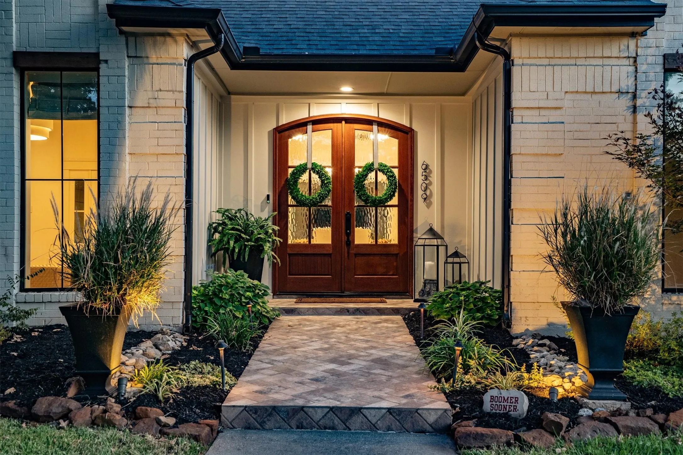 Single Family Residence For Sale in Denton County , 6509 Hillcrest Road, Flower Mound, Texas 75022, 3 Bedroom, 4 Bathroom, 2 Garage spaces, 2,635 Sqft, built in 1984, mls#21367606, Real Estate Agent in Flower Mound, Homes For Sale in Denton county, Homes For Sale in Flower Mound, Realtor in Flower Mound Texas, Real Estate Brokerage Independent Realty Texas, Luminita Cordes Realtor