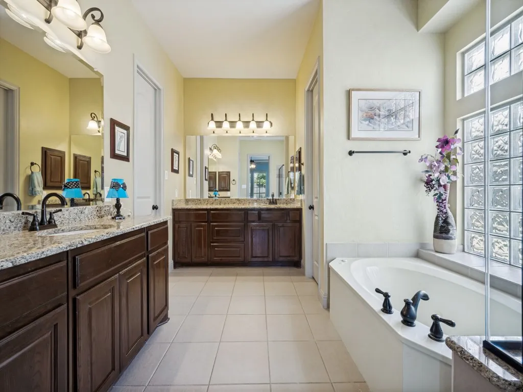 Single Family Residence For Sale in Denton County , 2415 Strathfield Lane, Trophy Club, Texas 76262, 5 Bedroom, 4 Bathroom, 3 Garage spaces, 3,351 Sqft, built in 2010, mls#21367481, Real Estate Agent in Trophy Club, Homes For Sale in Denton county, Homes For Sale in Trophy Club, Realtor in Trophy Club Texas, Real Estate Brokerage Independent Realty Texas, Luminita Cordes Realtor
