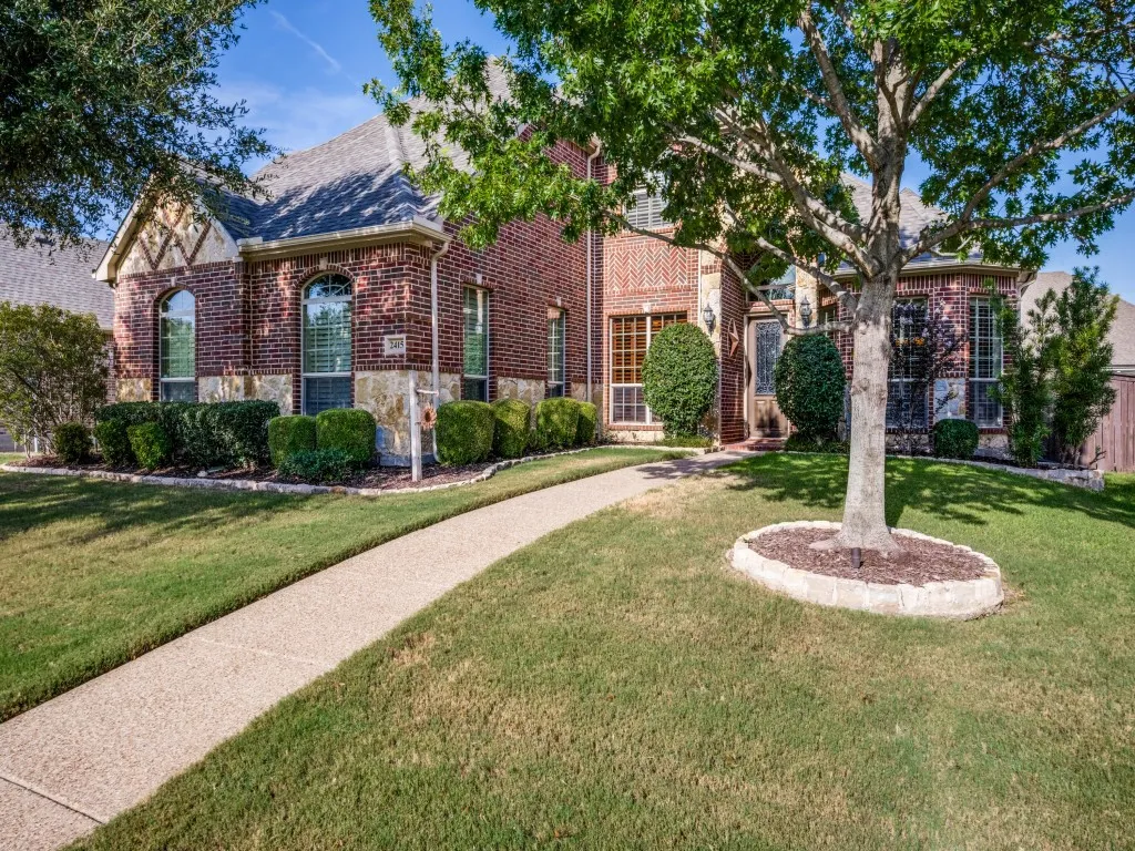 Single Family Residence For Sale in Denton County , 2415 Strathfield Lane, Trophy Club, Texas 76262, 5 Bedroom, 4 Bathroom, 3 Garage spaces, 3,351 Sqft, built in 2010, mls#21367481, Real Estate Agent in Trophy Club, Homes For Sale in Denton county, Homes For Sale in Trophy Club, Realtor in Trophy Club Texas, Real Estate Brokerage Independent Realty Texas, Luminita Cordes Realtor