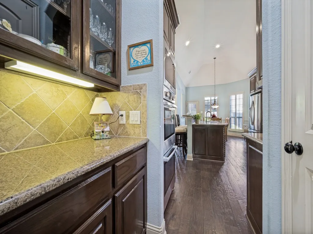 Butler's Pantry for More Storage