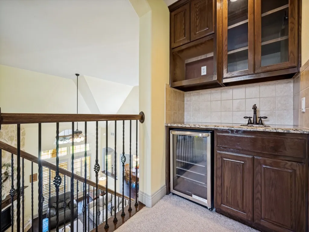 Upstairs Game Room Wet Bar. Fridge Conveys!
