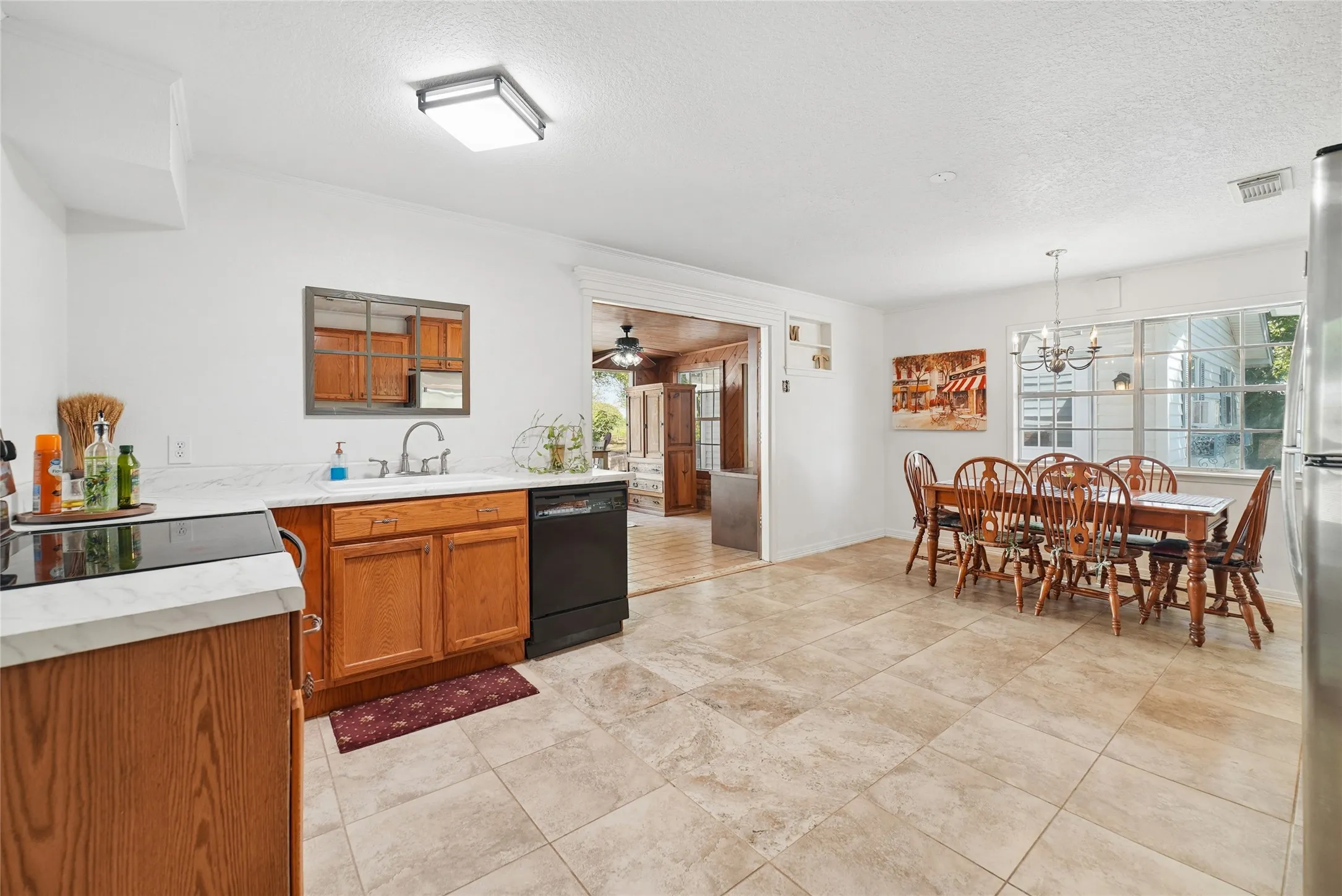 Single Family Residence For Sale in Van Zandt County , 1938 Vz County Road 2309 Road, Canton, Texas 75103, 4 Bedroom, 4 Bathroom, Garage spaces, 2,192 Sqft, built in 1965, mls#21368379, Real Estate Agent in Canton, Homes For Sale in Van Zandt county, Homes For Sale in Canton, Realtor in Canton Texas, Real Estate Brokerage Independent Realty Texas, Luminita Cordes Realtor