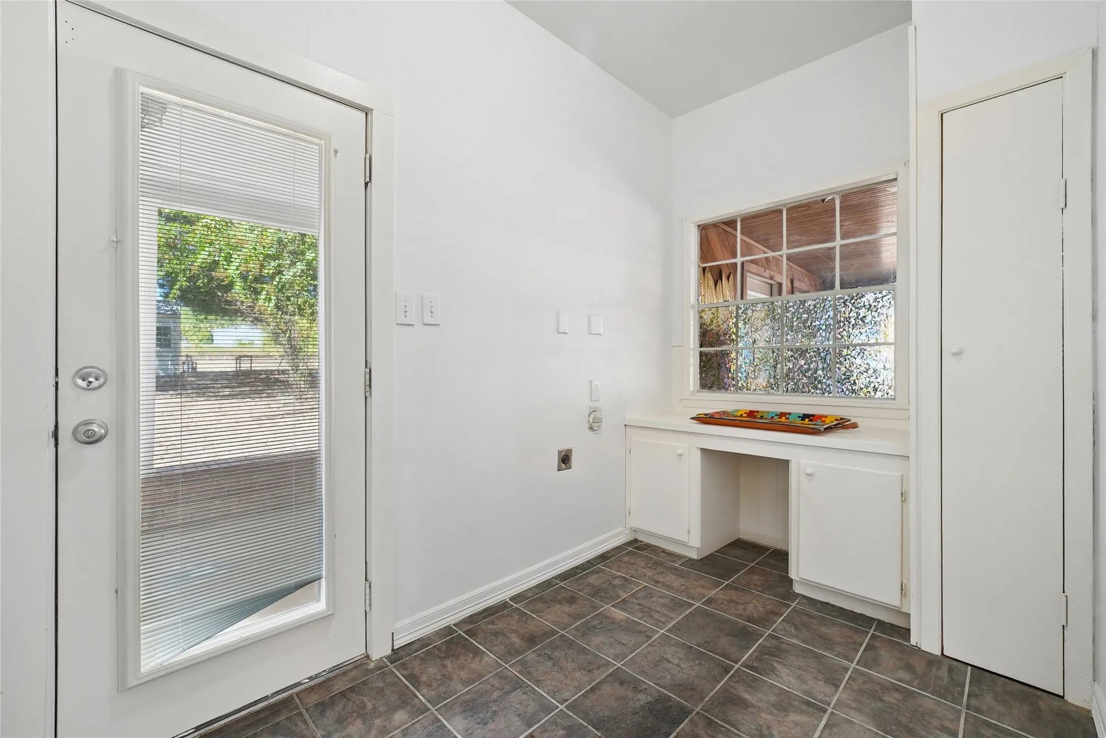 Single Family Residence For Sale in Van Zandt County , 1938 Vz County Road 2309 Road, Canton, Texas 75103, 4 Bedroom, 4 Bathroom, Garage spaces, 2,192 Sqft, built in 1965, mls#21368379, Real Estate Agent in Canton, Homes For Sale in Van Zandt county, Homes For Sale in Canton, Realtor in Canton Texas, Real Estate Brokerage Independent Realty Texas, Luminita Cordes Realtor