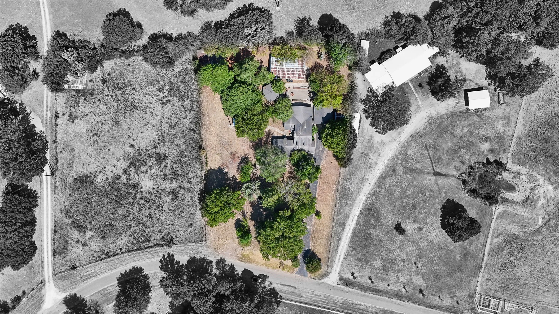 Single Family Residence For Sale in Van Zandt County , 1938 Vz County Road 2309 Road, Canton, Texas 75103, 4 Bedroom, 4 Bathroom, Garage spaces, 2,192 Sqft, built in 1965, mls#21368379, Real Estate Agent in Canton, Homes For Sale in Van Zandt county, Homes For Sale in Canton, Realtor in Canton Texas, Real Estate Brokerage Independent Realty Texas, Luminita Cordes Realtor