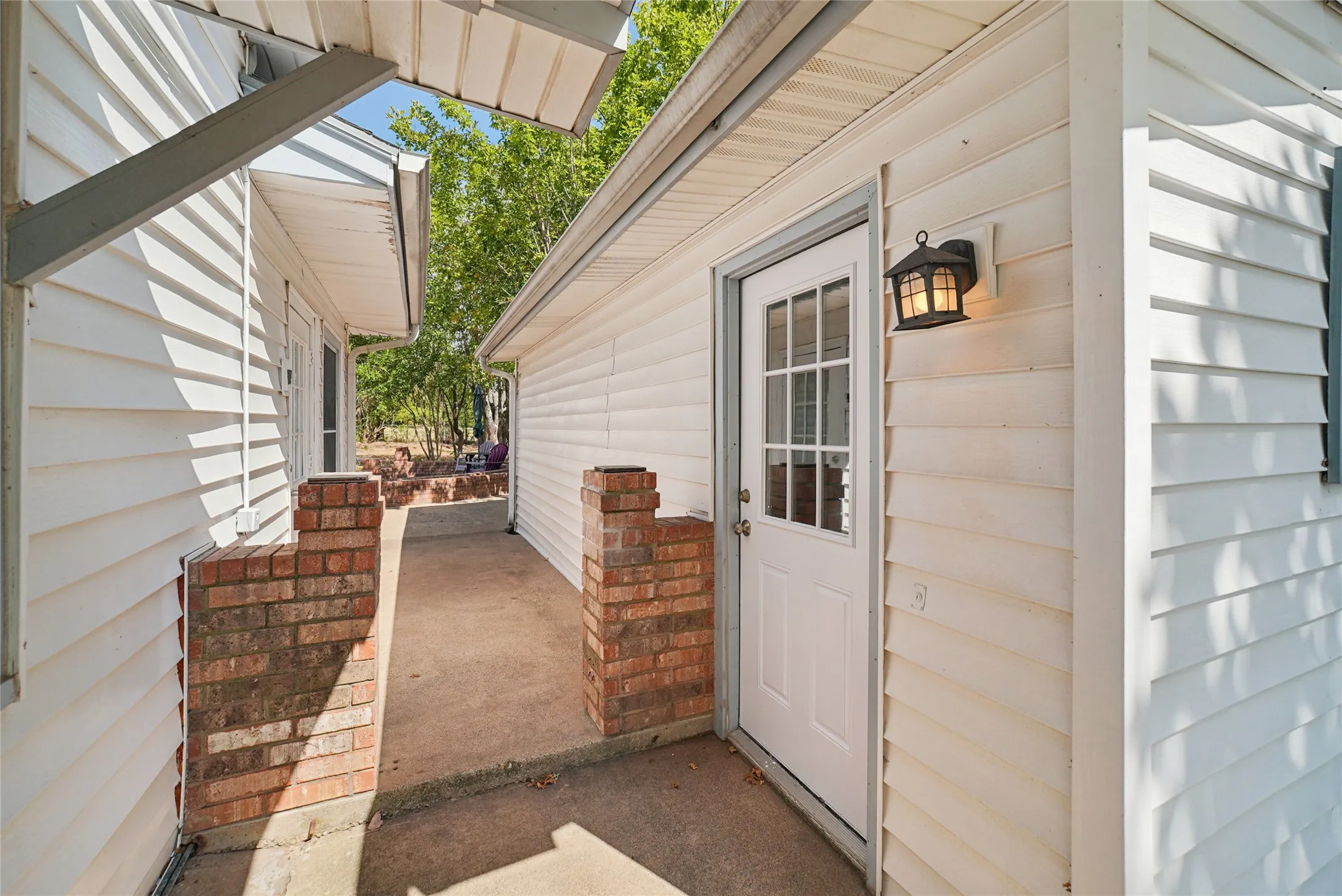 Single Family Residence For Sale in Van Zandt County , 1938 Vz County Road 2309 Road, Canton, Texas 75103, 4 Bedroom, 4 Bathroom, Garage spaces, 2,192 Sqft, built in 1965, mls#21368379, Real Estate Agent in Canton, Homes For Sale in Van Zandt county, Homes For Sale in Canton, Realtor in Canton Texas, Real Estate Brokerage Independent Realty Texas, Luminita Cordes Realtor