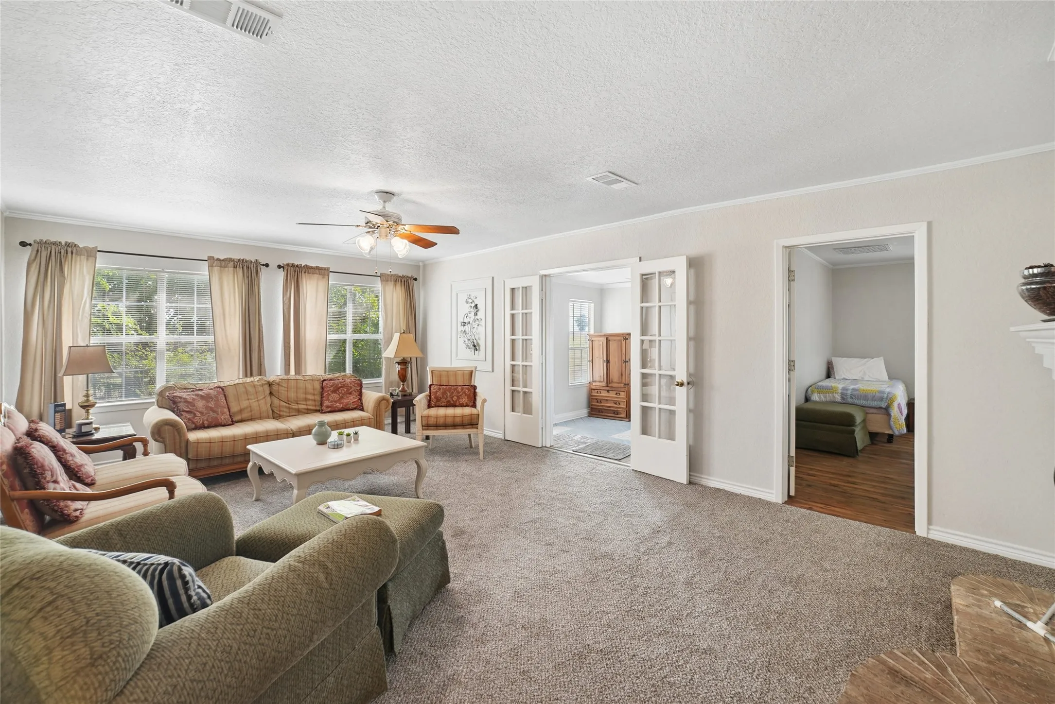 Single Family Residence For Sale in Van Zandt County , 1938 Vz County Road 2309 Road, Canton, Texas 75103, 4 Bedroom, 4 Bathroom, Garage spaces, 2,192 Sqft, built in 1965, mls#21368379, Real Estate Agent in Canton, Homes For Sale in Van Zandt county, Homes For Sale in Canton, Realtor in Canton Texas, Real Estate Brokerage Independent Realty Texas, Luminita Cordes Realtor