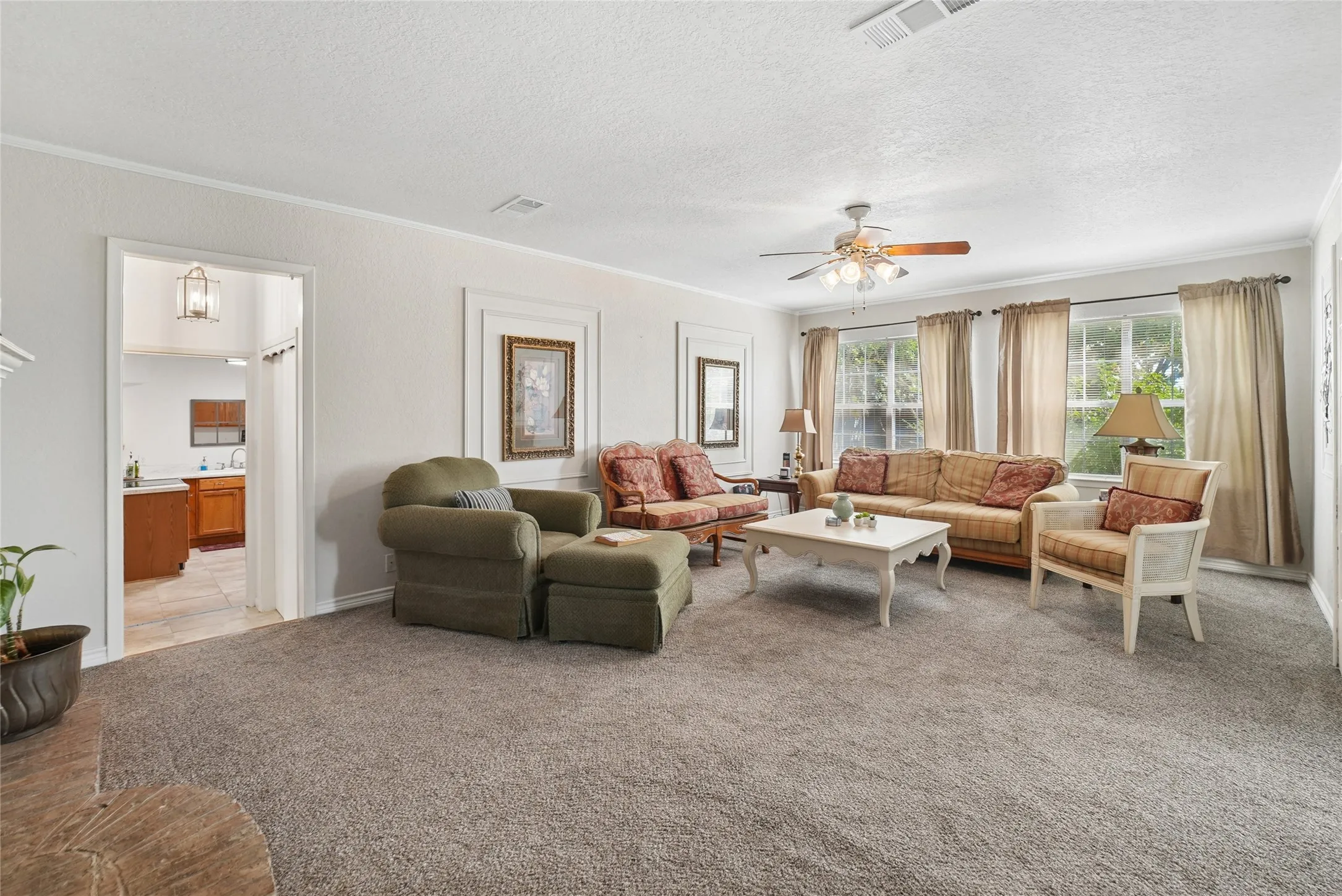 Single Family Residence For Sale in Van Zandt County , 1938 Vz County Road 2309 Road, Canton, Texas 75103, 4 Bedroom, 4 Bathroom, Garage spaces, 2,192 Sqft, built in 1965, mls#21368379, Real Estate Agent in Canton, Homes For Sale in Van Zandt county, Homes For Sale in Canton, Realtor in Canton Texas, Real Estate Brokerage Independent Realty Texas, Luminita Cordes Realtor