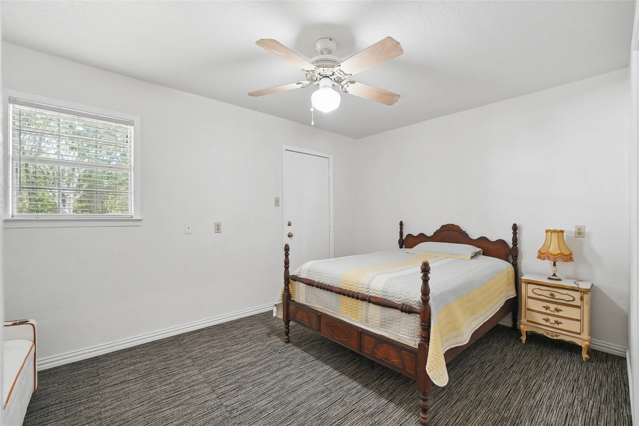 Single Family Residence For Sale in Van Zandt County , 1938 Vz County Road 2309 Road, Canton, Texas 75103, 4 Bedroom, 4 Bathroom, Garage spaces, 2,192 Sqft, built in 1965, mls#21368379, Real Estate Agent in Canton, Homes For Sale in Van Zandt county, Homes For Sale in Canton, Realtor in Canton Texas, Real Estate Brokerage Independent Realty Texas, Luminita Cordes Realtor