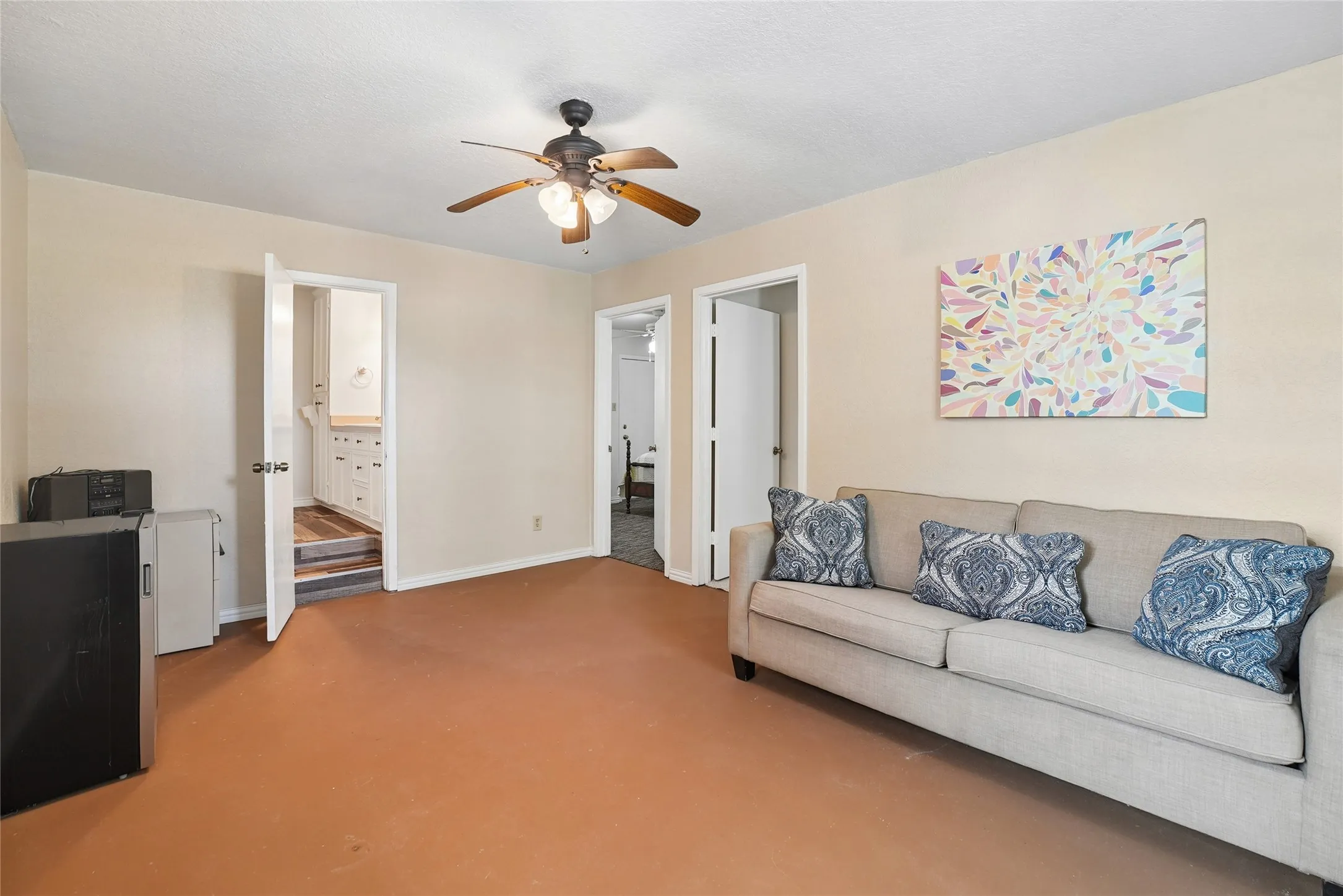 Single Family Residence For Sale in Van Zandt County , 1938 Vz County Road 2309 Road, Canton, Texas 75103, 4 Bedroom, 4 Bathroom, Garage spaces, 2,192 Sqft, built in 1965, mls#21368379, Real Estate Agent in Canton, Homes For Sale in Van Zandt county, Homes For Sale in Canton, Realtor in Canton Texas, Real Estate Brokerage Independent Realty Texas, Luminita Cordes Realtor
