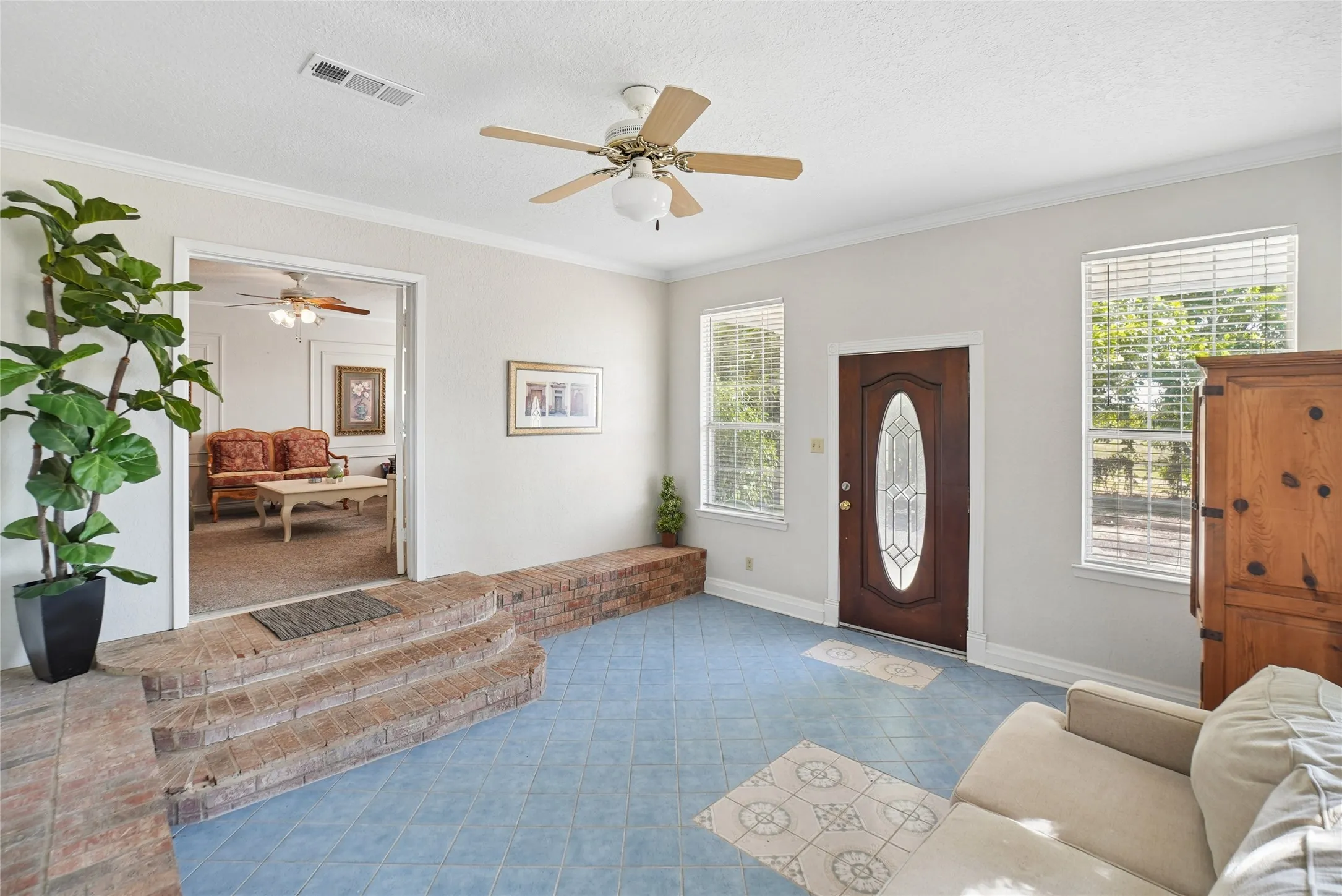 Single Family Residence For Sale in Van Zandt County , 1938 Vz County Road 2309 Road, Canton, Texas 75103, 4 Bedroom, 4 Bathroom, Garage spaces, 2,192 Sqft, built in 1965, mls#21368379, Real Estate Agent in Canton, Homes For Sale in Van Zandt county, Homes For Sale in Canton, Realtor in Canton Texas, Real Estate Brokerage Independent Realty Texas, Luminita Cordes Realtor