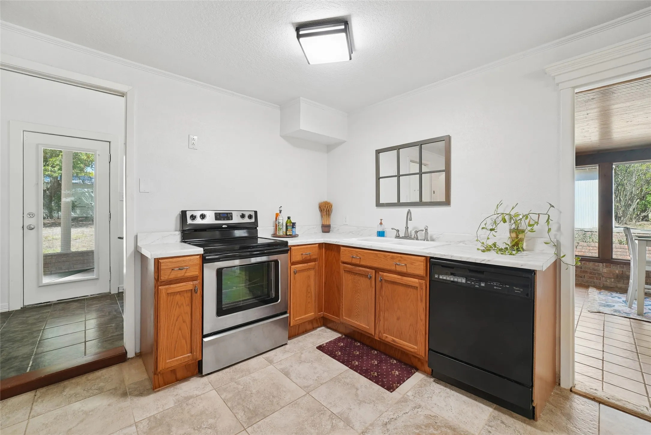 Single Family Residence For Sale in Van Zandt County , 1938 Vz County Road 2309 Road, Canton, Texas 75103, 4 Bedroom, 4 Bathroom, Garage spaces, 2,192 Sqft, built in 1965, mls#21368379, Real Estate Agent in Canton, Homes For Sale in Van Zandt county, Homes For Sale in Canton, Realtor in Canton Texas, Real Estate Brokerage Independent Realty Texas, Luminita Cordes Realtor