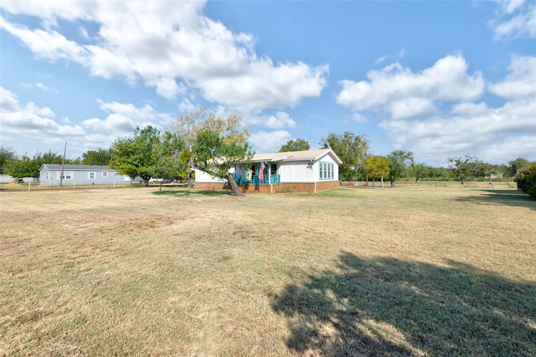 Single Family Residence For Sale in Eastland County , 508 W 17th Street, Cisco, Texas 76437, 3 Bedroom, 2 Bathroom, 2 Garage spaces, 1,568 Sqft, built in 1985, mls#21367189, Real Estate Agent in Cisco, Homes For Sale in Eastland county, Homes For Sale in Cisco, Realtor in Cisco Texas, Real Estate Brokerage Independent Realty Texas, Luminita Cordes Realtor