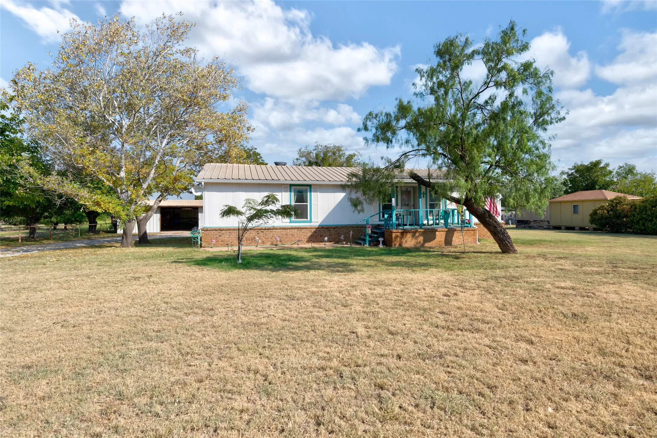 Single Family Residence For Sale in Eastland County , 508 W 17th Street, Cisco, Texas 76437, 3 Bedroom, 2 Bathroom, 2 Garage spaces, 1,568 Sqft, built in 1985, mls#21367189, Real Estate Agent in Cisco, Homes For Sale in Eastland county, Homes For Sale in Cisco, Realtor in Cisco Texas, Real Estate Brokerage Independent Realty Texas, Luminita Cordes Realtor